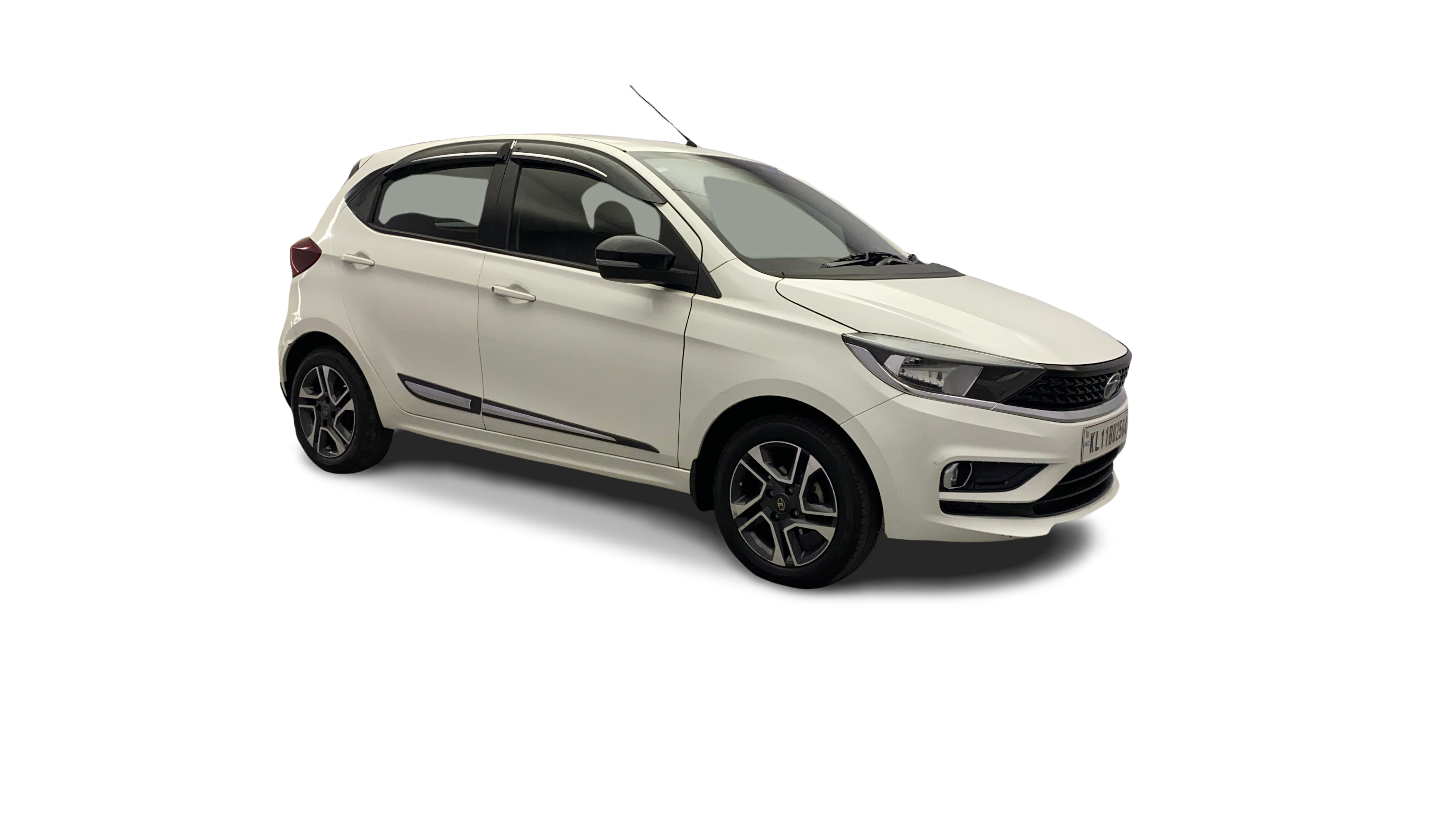 Tata Tiago-img
