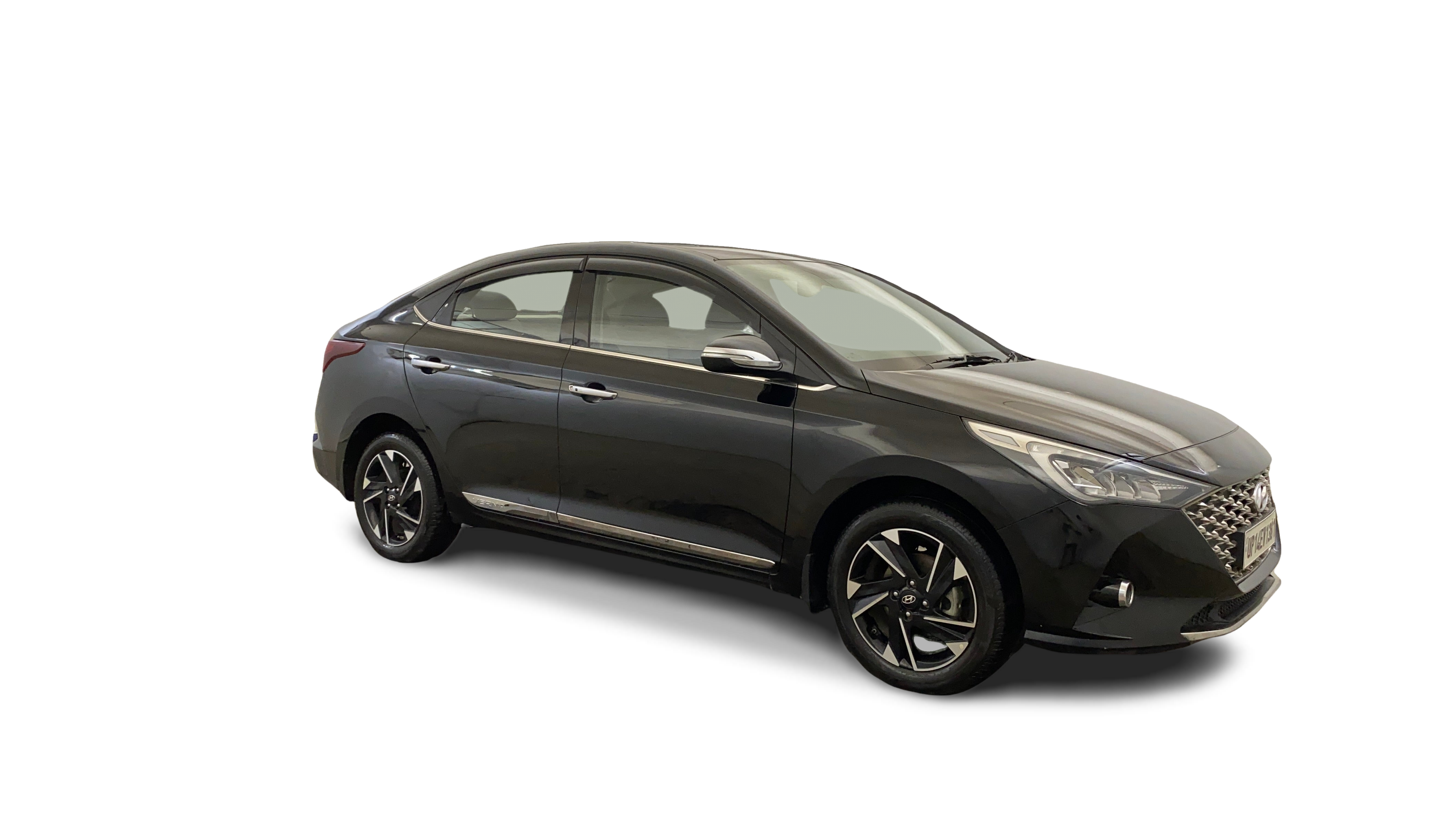 Hyundai Verna-img
