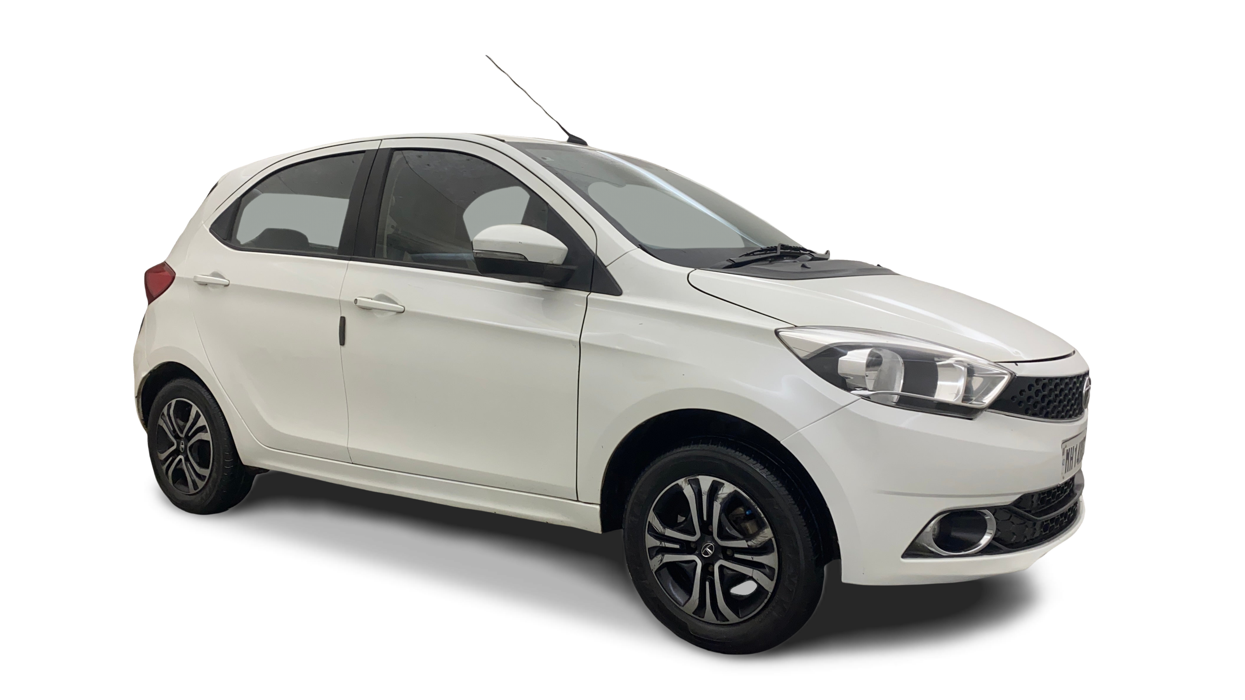 Tata Tiago-img