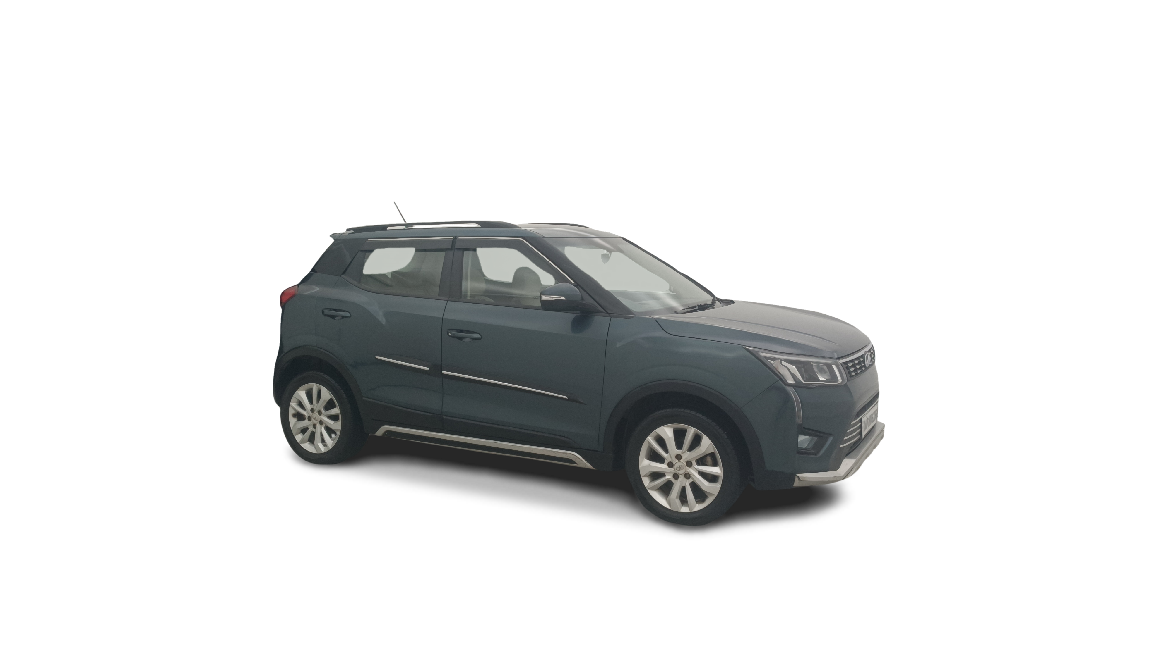 2020 Mahindra XUV300 - SUV - Petrol - Manual - ₹7.18 lakh