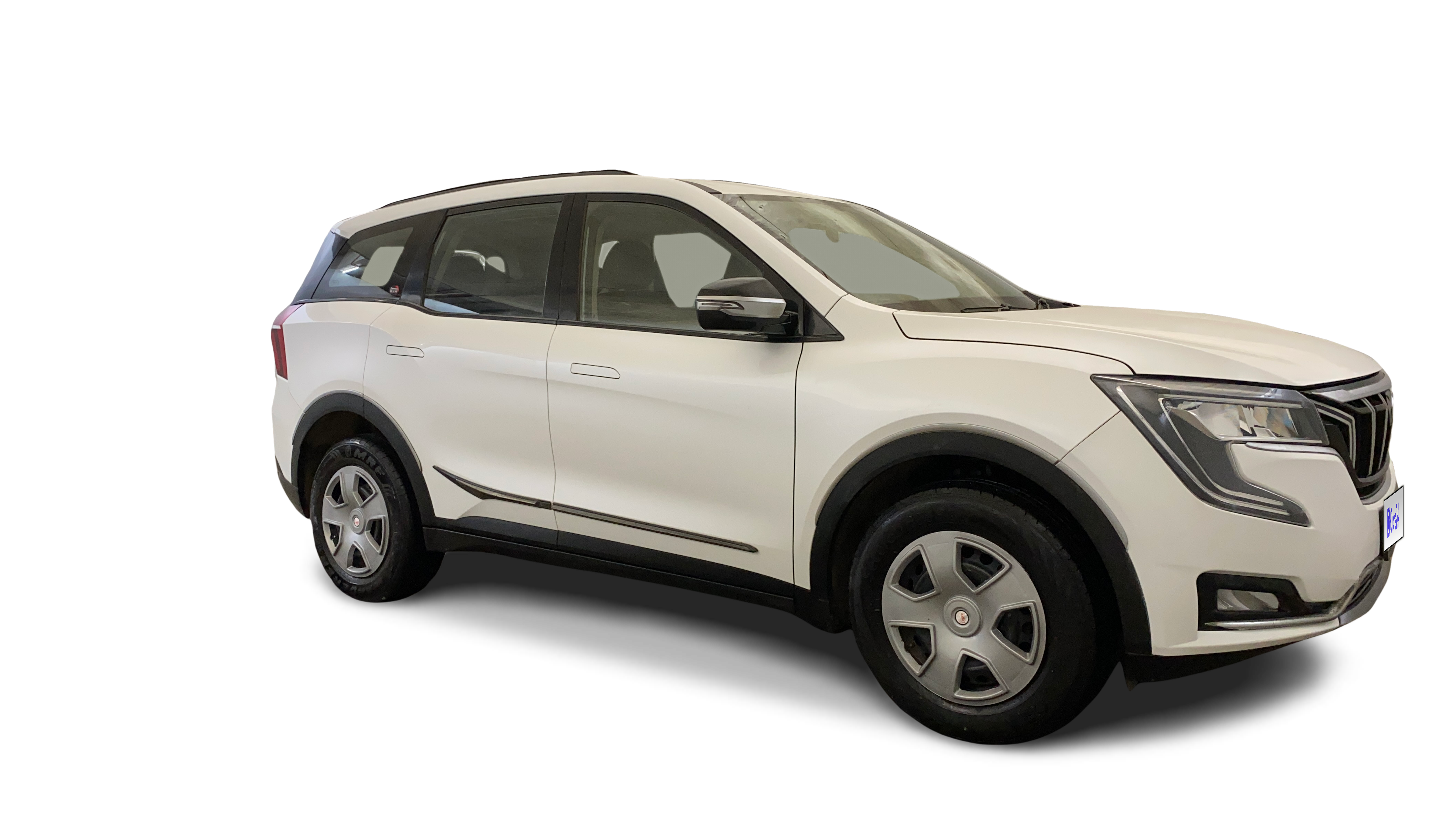 2022 Mahindra XUV700 - SUV - Petrol - Manual - ₹10.75 lakh