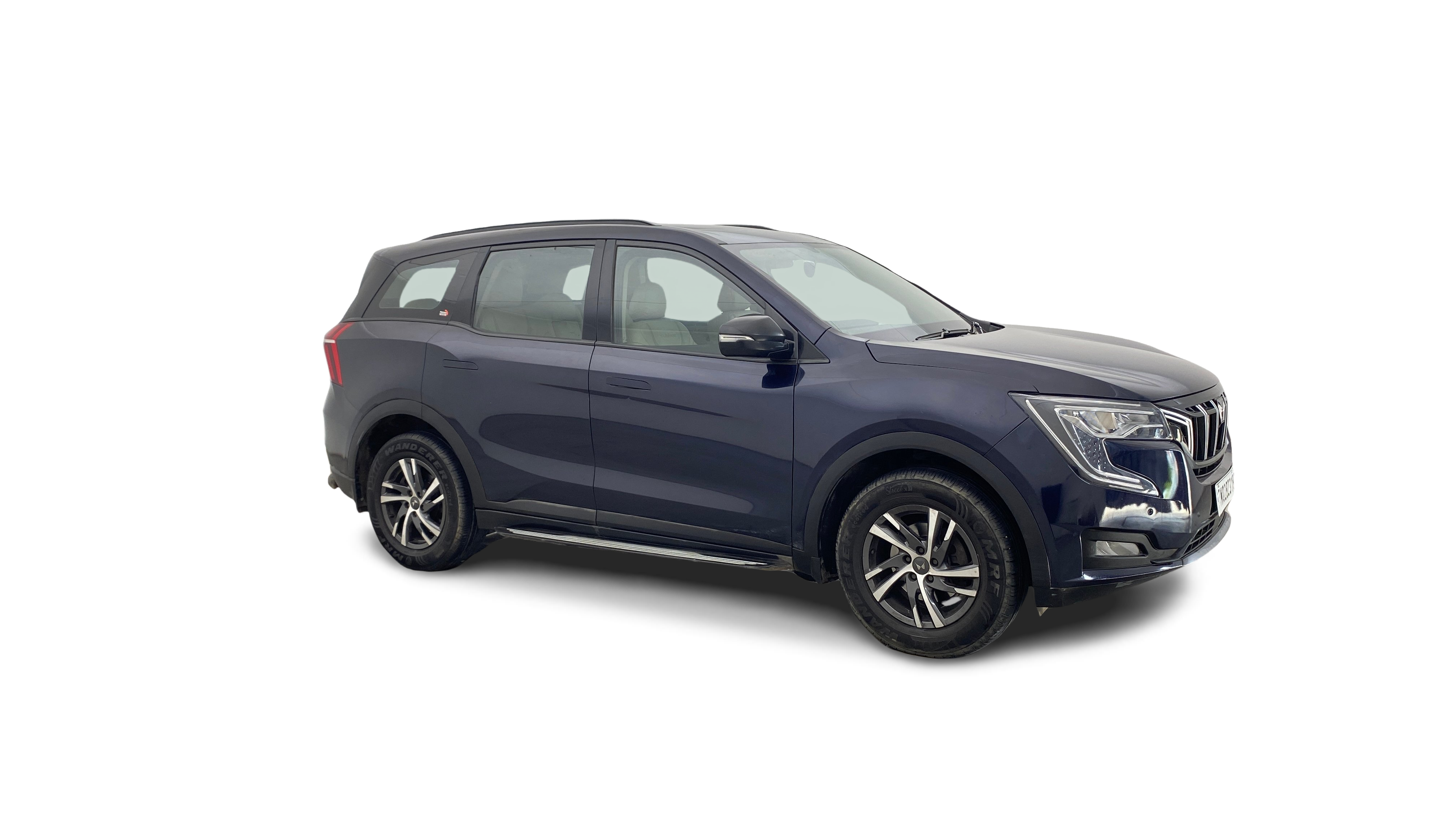 2023 Mahindra XUV700 - SUV - Petrol - Manual - ₹15.05 lakh