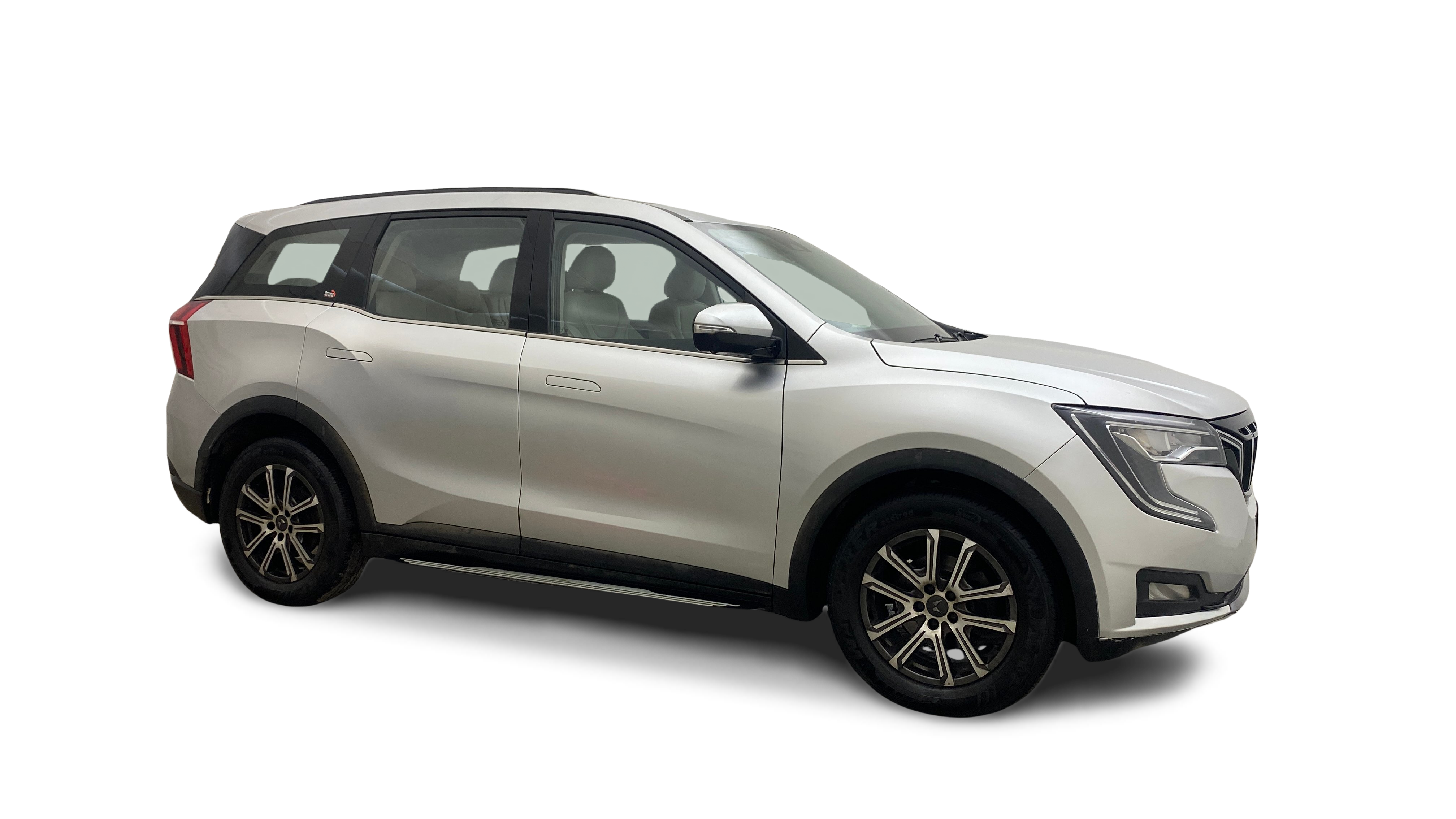2021 Mahindra XUV700 - SUV - Petrol - Automatic - ₹14.00 lakh