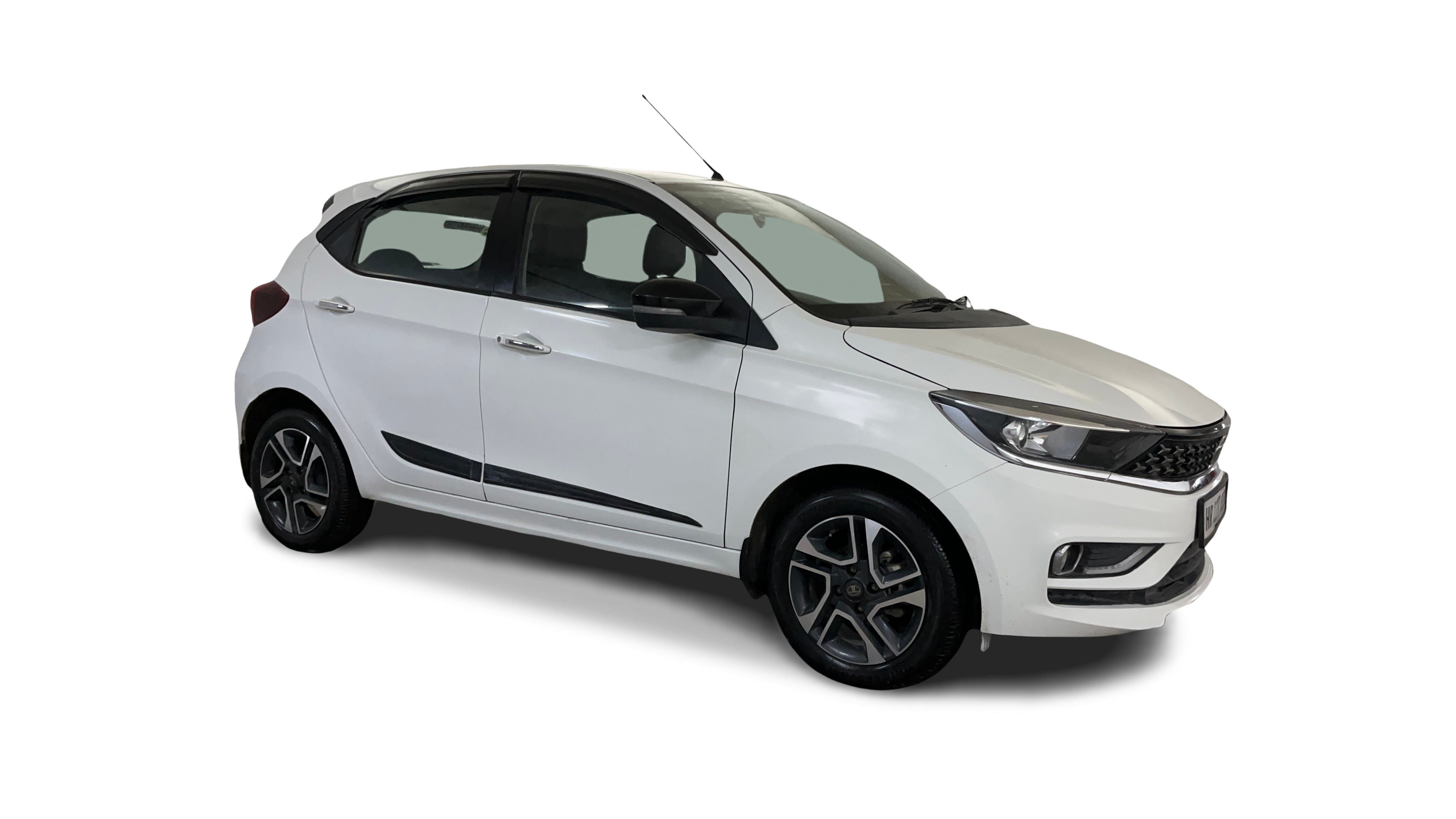 Tata Tiago-img