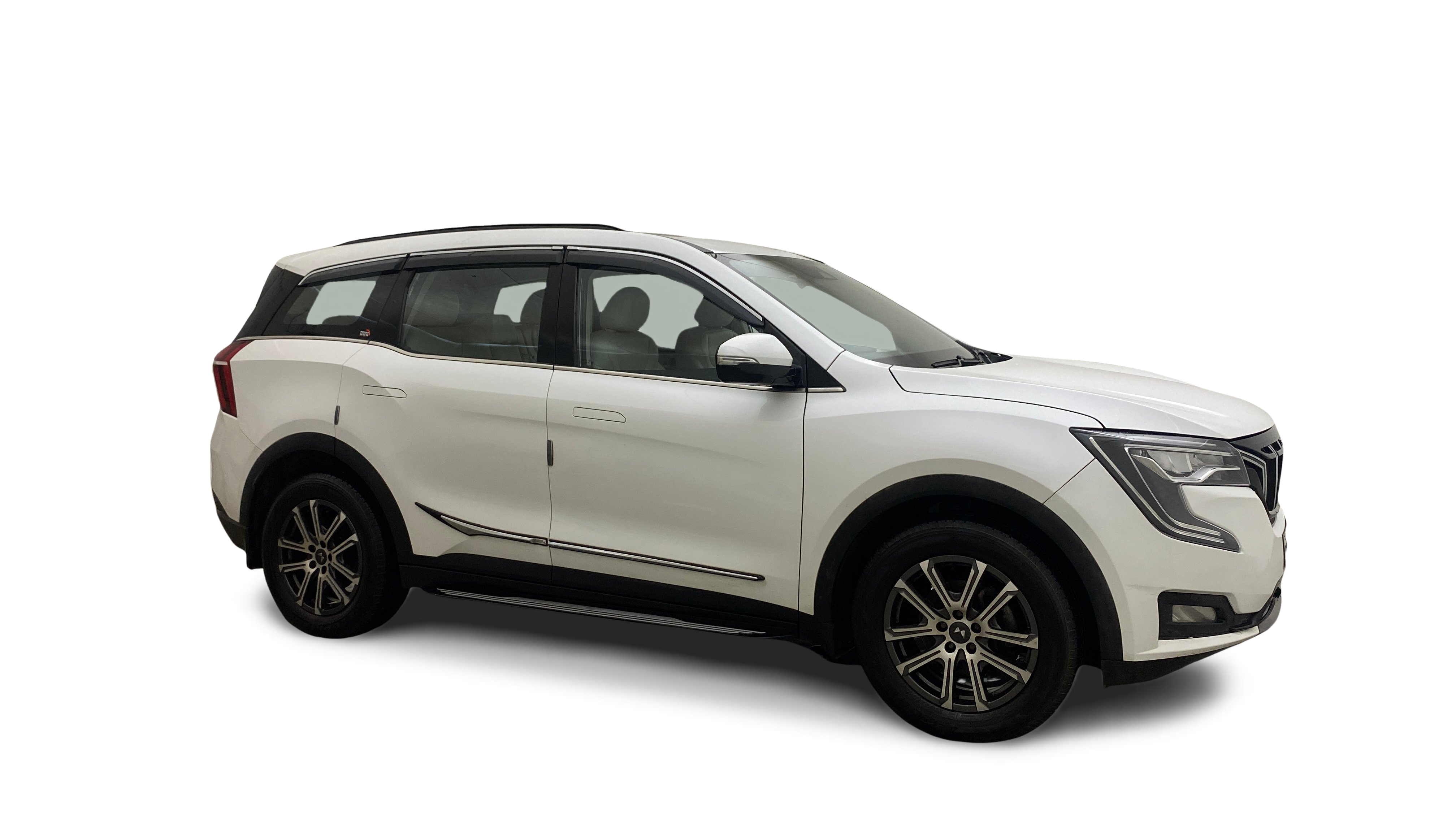 2023 Mahindra XUV700 - SUV - Diesel - Manual - ₹17.47 lakh