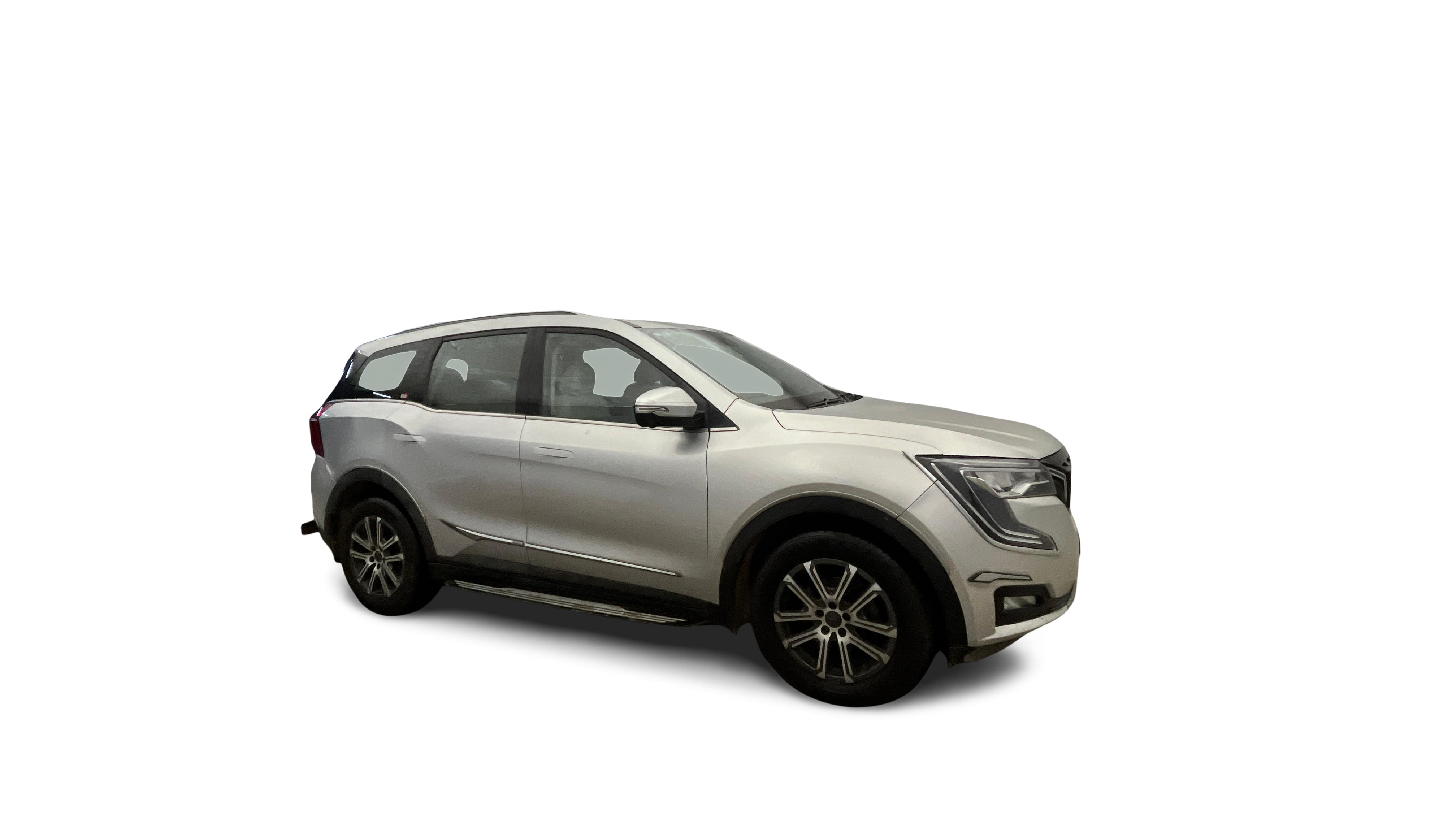 2022 Mahindra XUV700 - SUV - Petrol - Automatic - ₹15.70 lakh