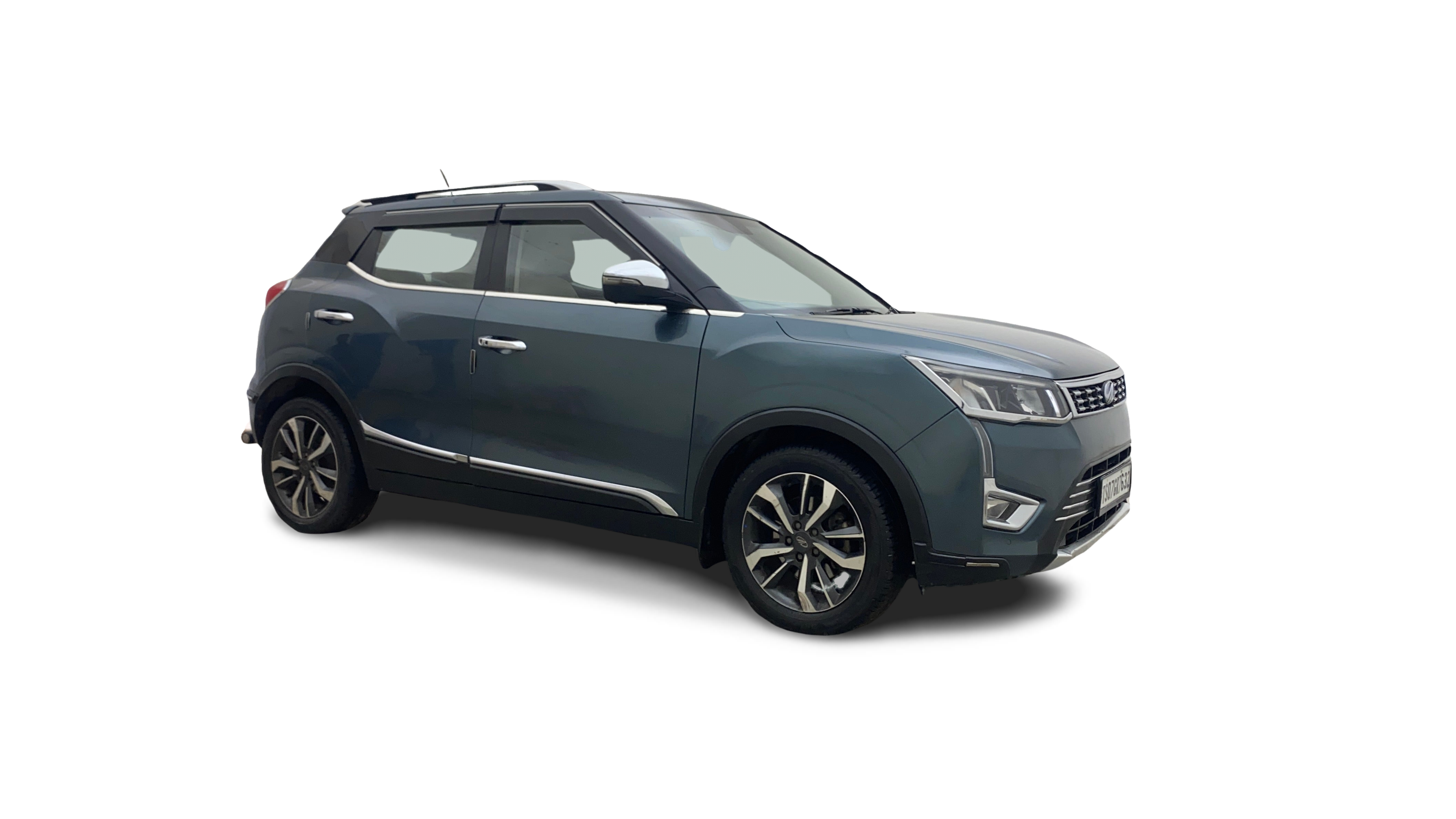 2019 Mahindra XUV300 - SUV - Petrol - Manual - ₹6.20 lakh