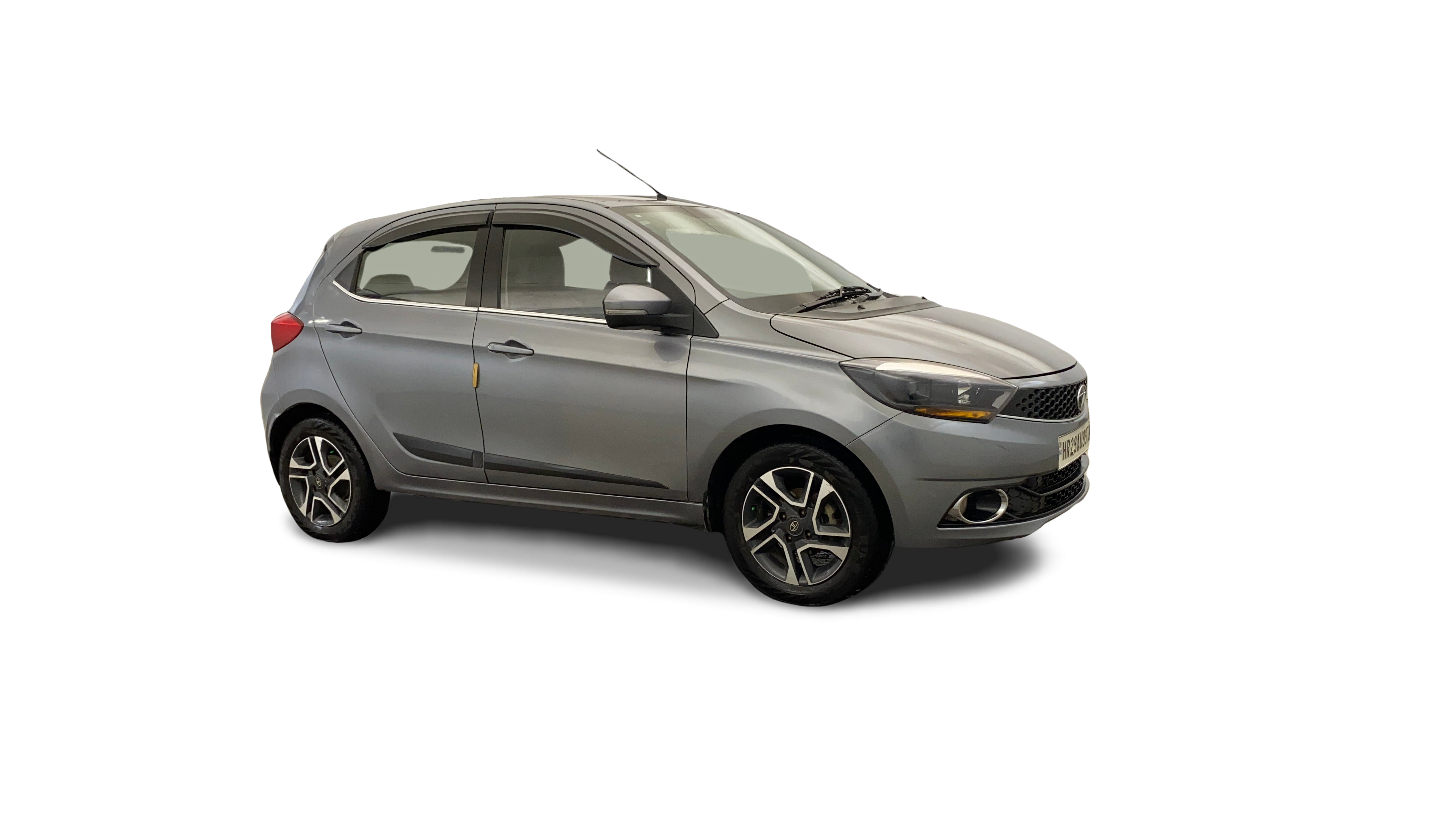 Tata Tiago-img