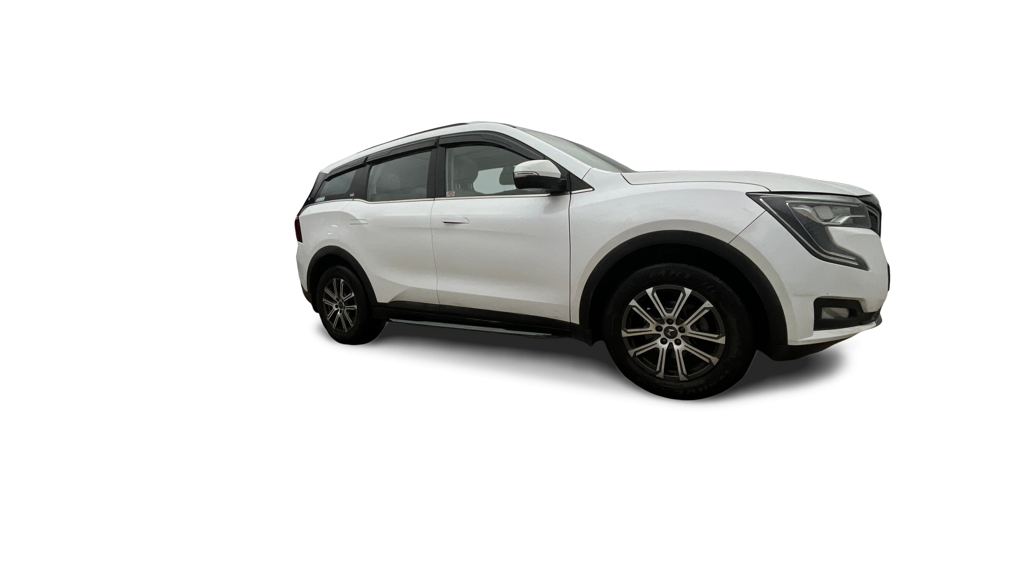 2023 Mahindra XUV700 - SUV - Diesel - Manual - ₹15.05 lakh