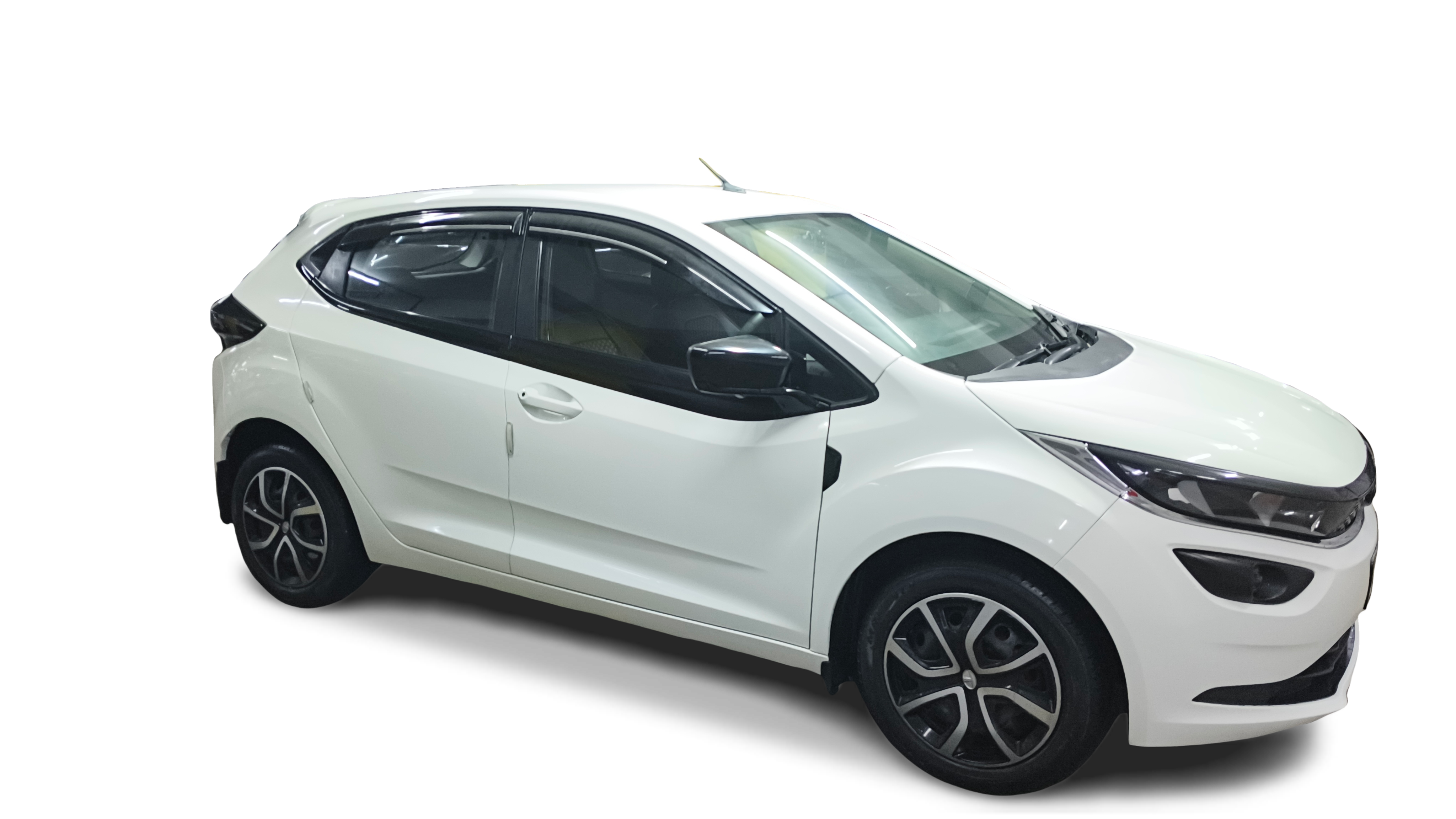 2022 Tata ALTROZ - Hatchback - Petrol - Manual - ₹5.62 lakh