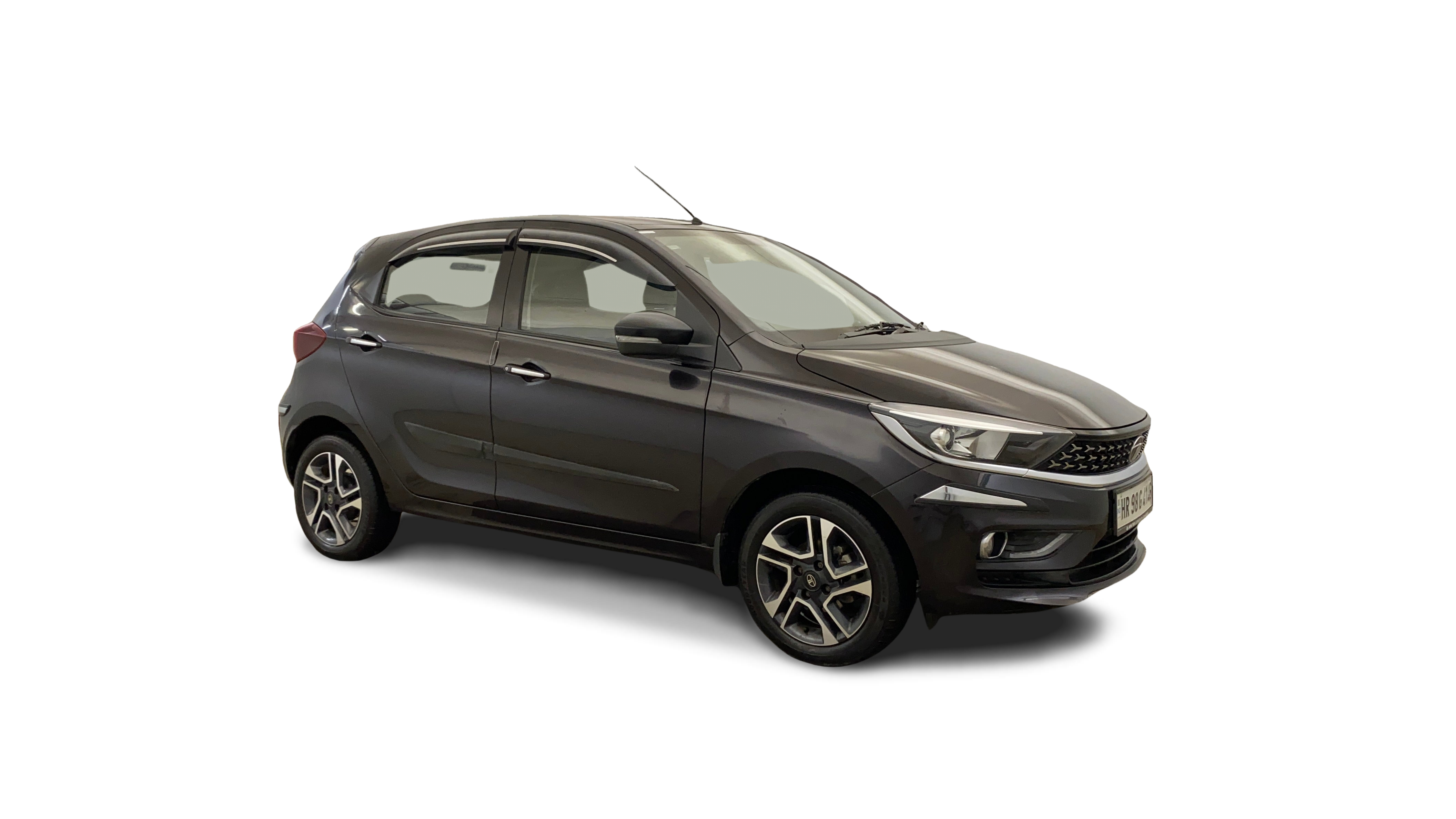 Tata Tiago-img