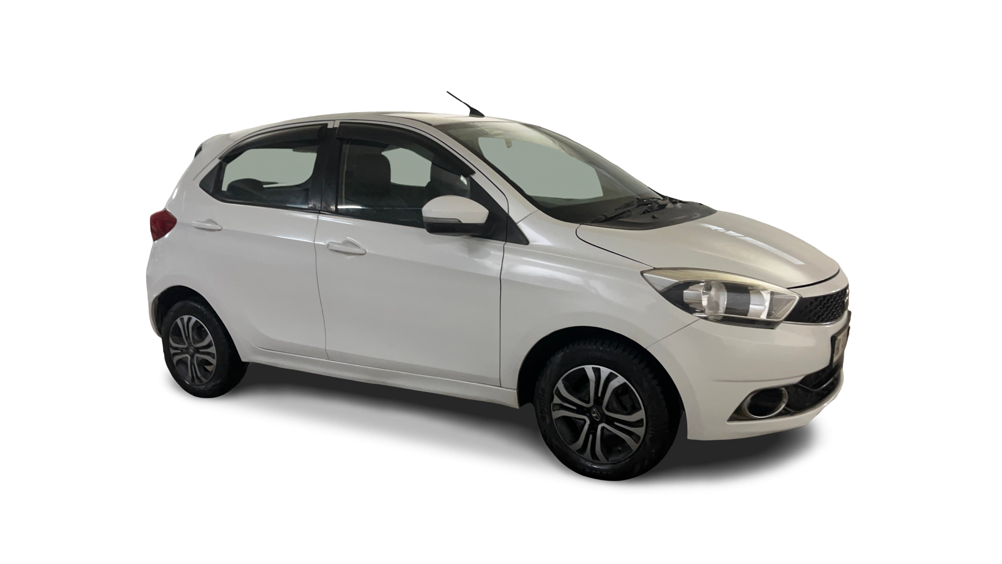 Tata Tiago-img