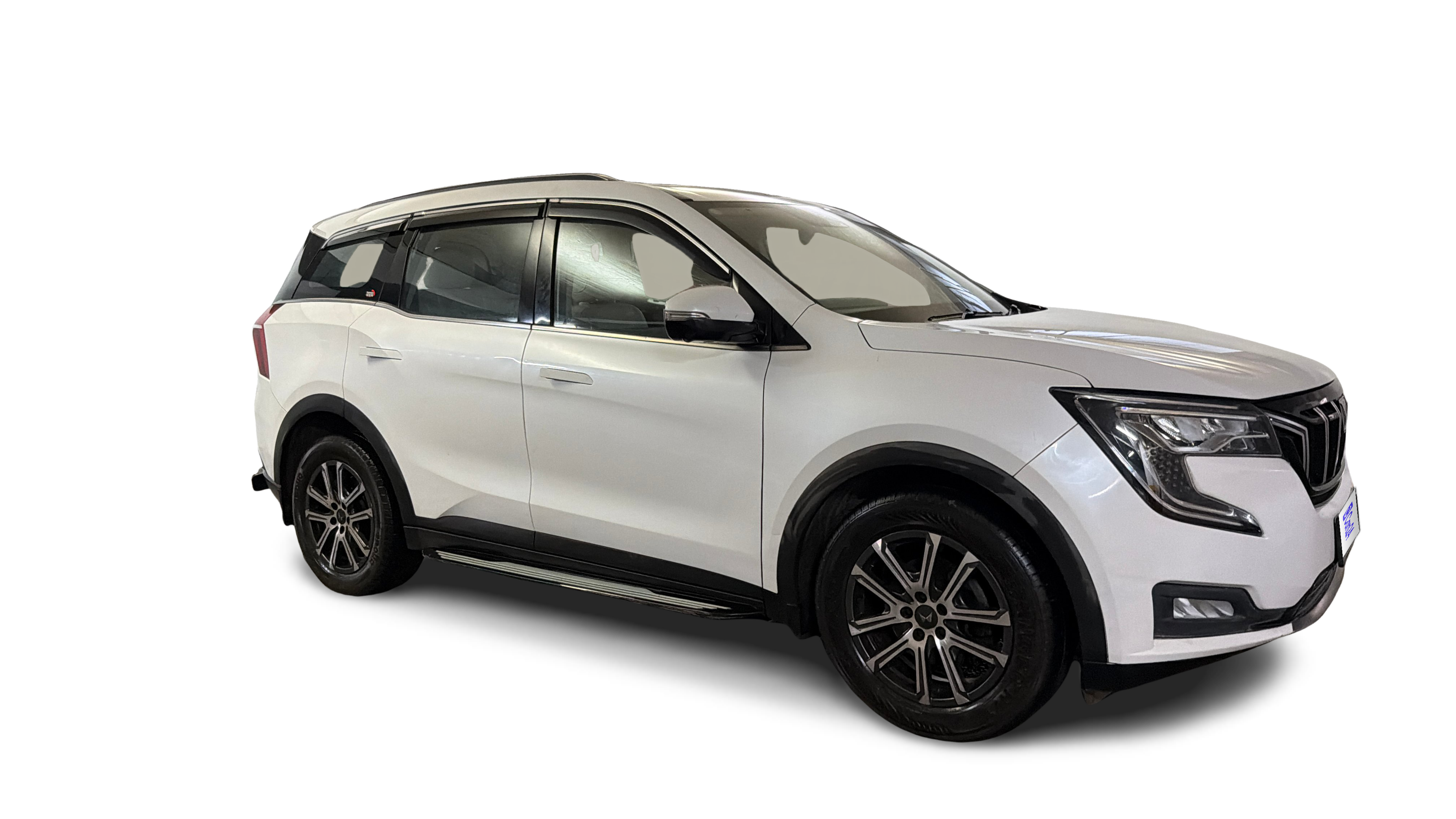 2022 Mahindra XUV700 - SUV - Petrol - Automatic - ₹14.30 lakh