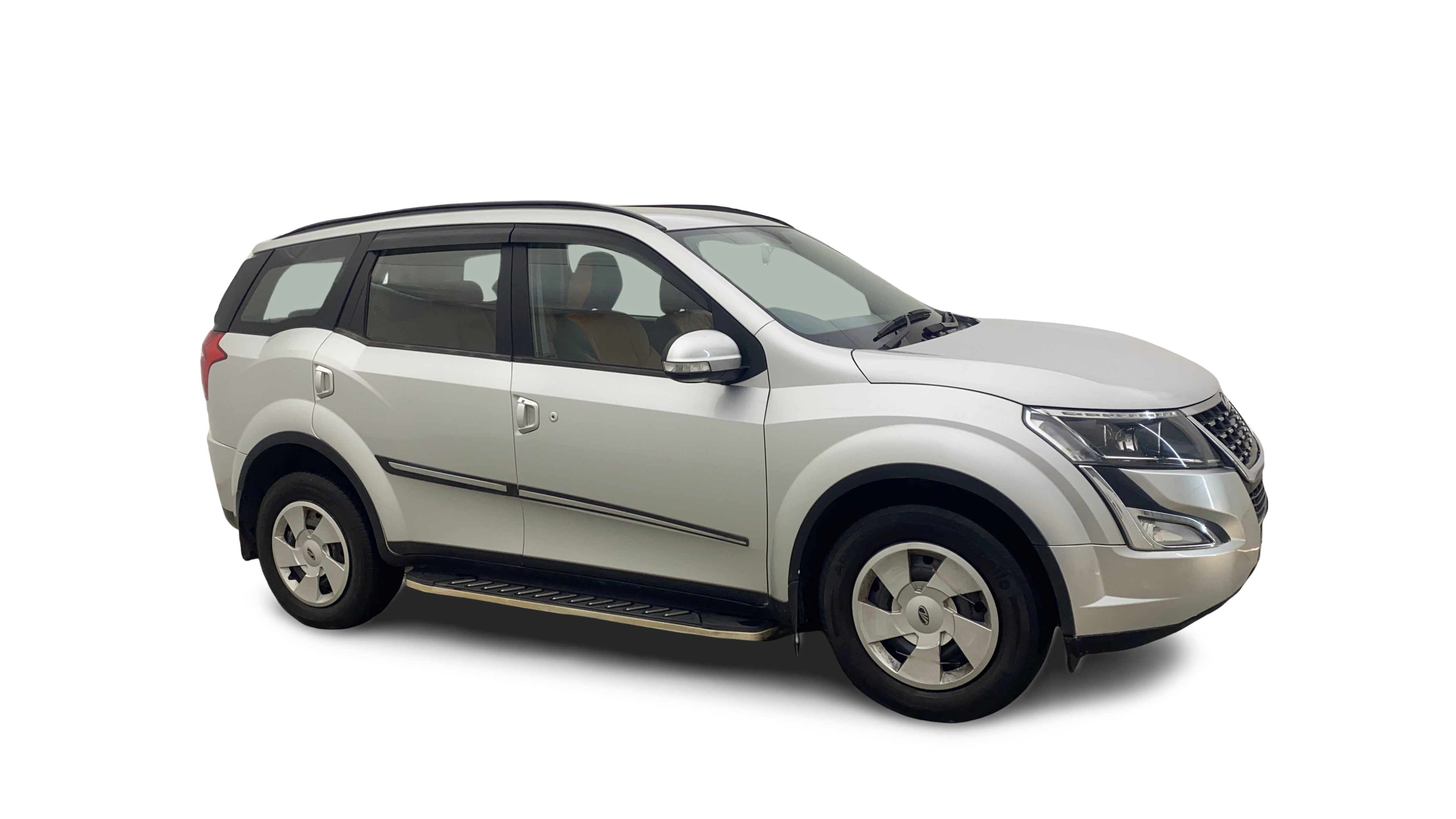 Mahindra XUV500-img