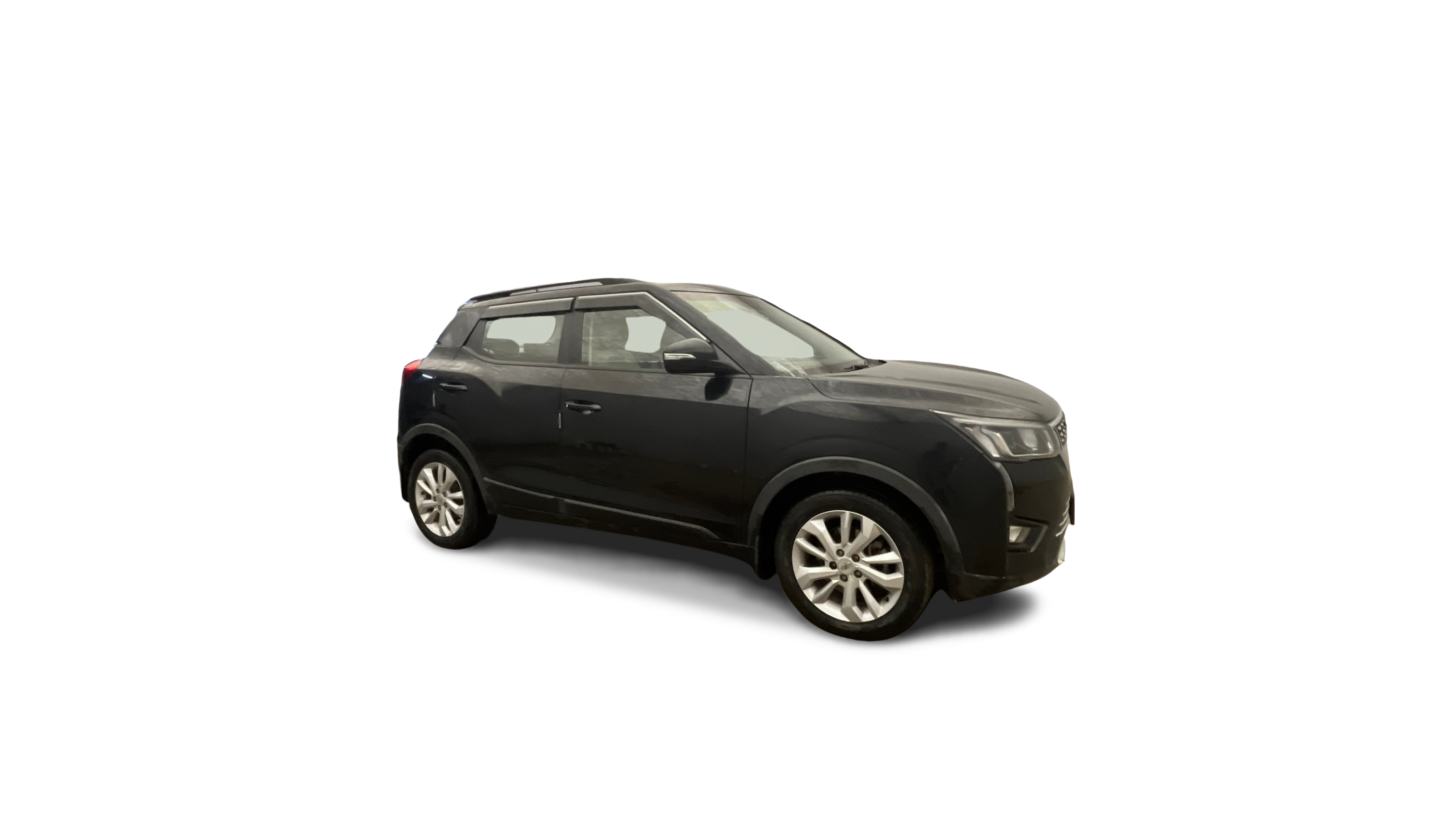 2020 Mahindra XUV300 - SUV - Petrol - Manual - ₹5.28 lakh