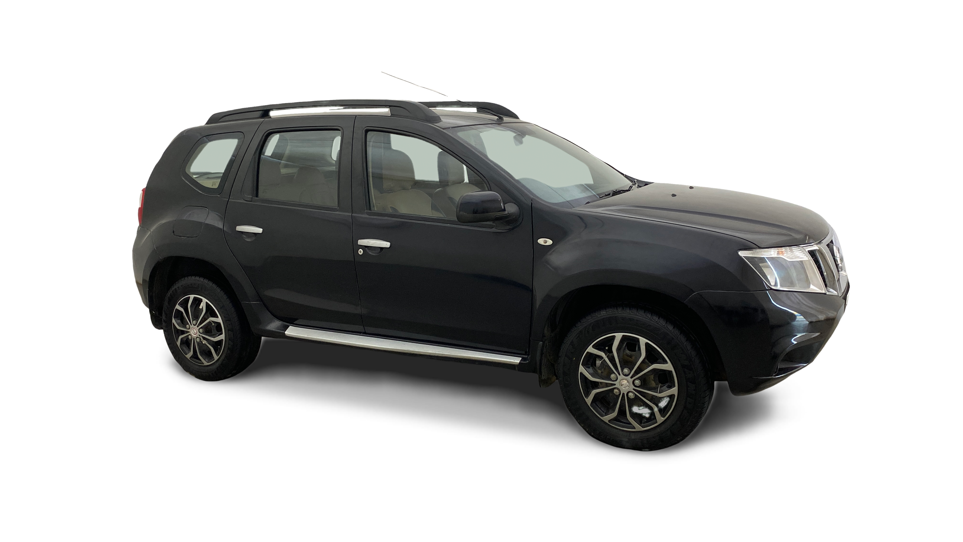 2015 Nissan Terrano - SUV - Petrol - Manual - ₹3.60 lakh