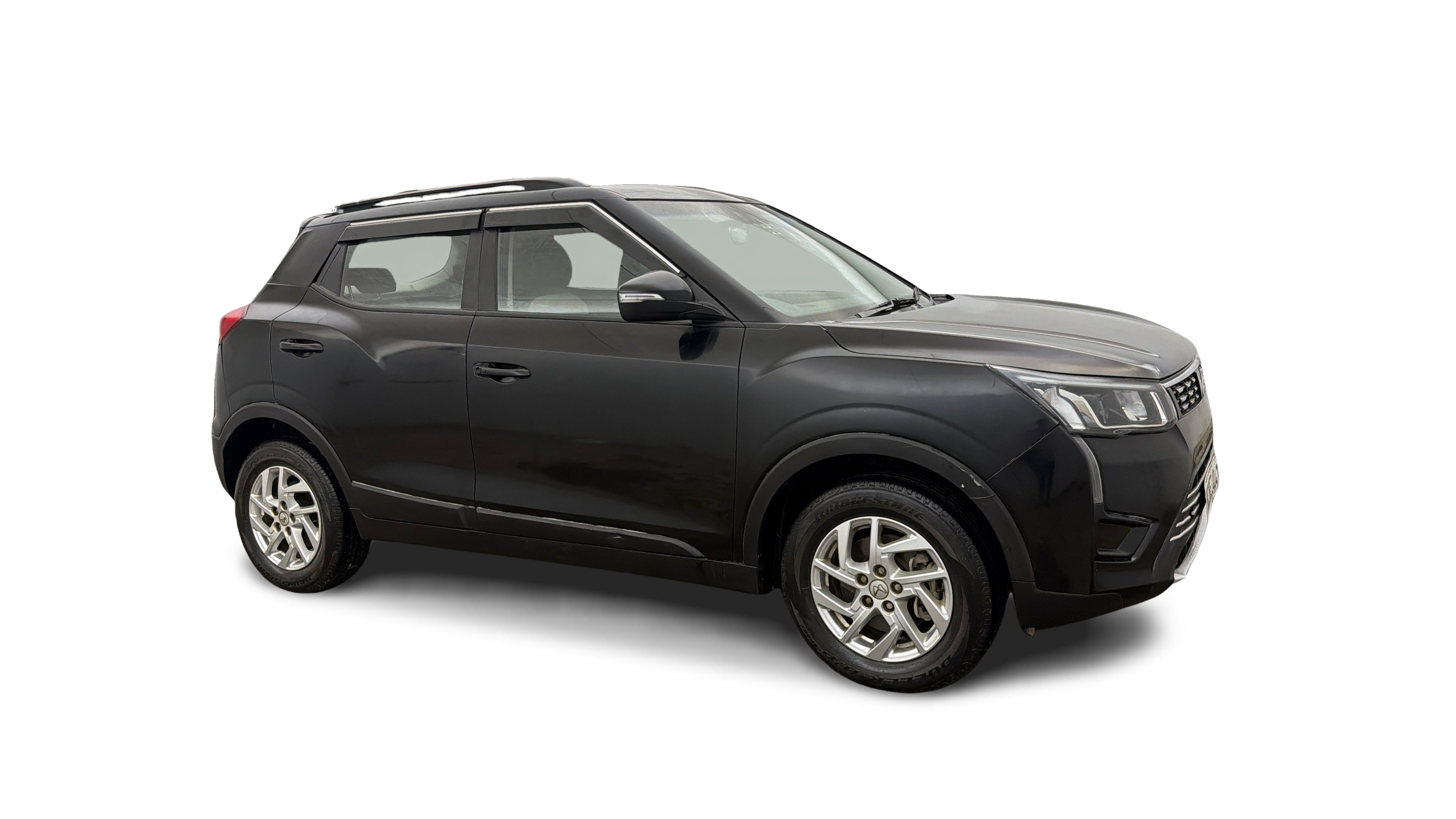 2023 Mahindra XUV300 - SUV - Petrol - Manual - ₹6.71 lakh