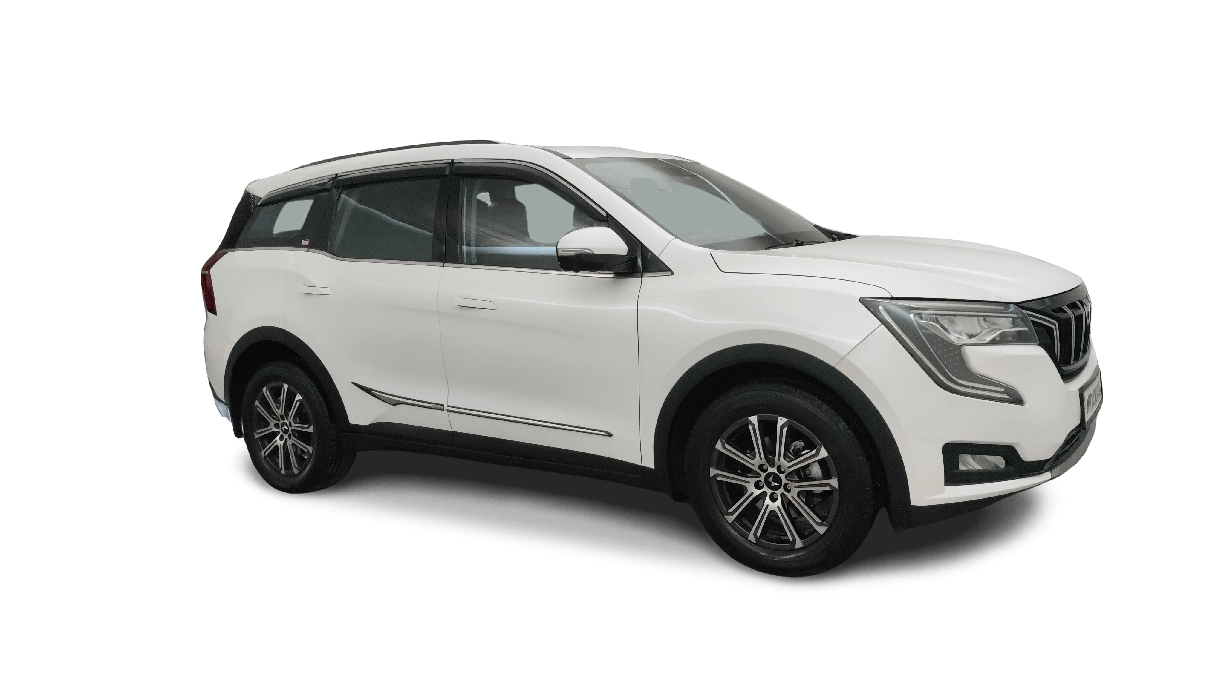 2025 Mahindra XUV700 - SUV - Petrol - Automatic - ₹21.69 lakh