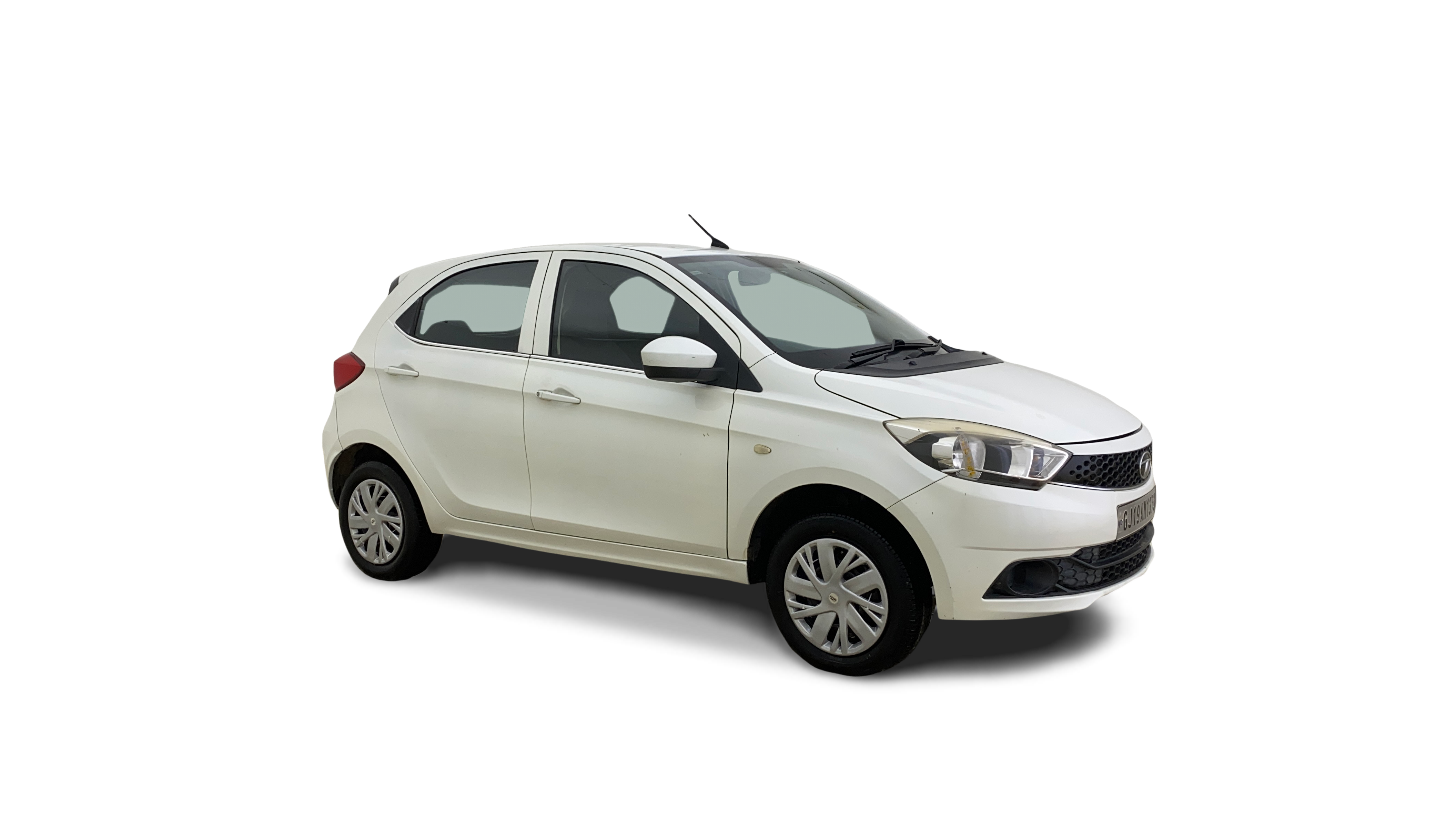 2017 Tata Tiago - Hatchback - Petrol - Manual - ₹2.57 lakh