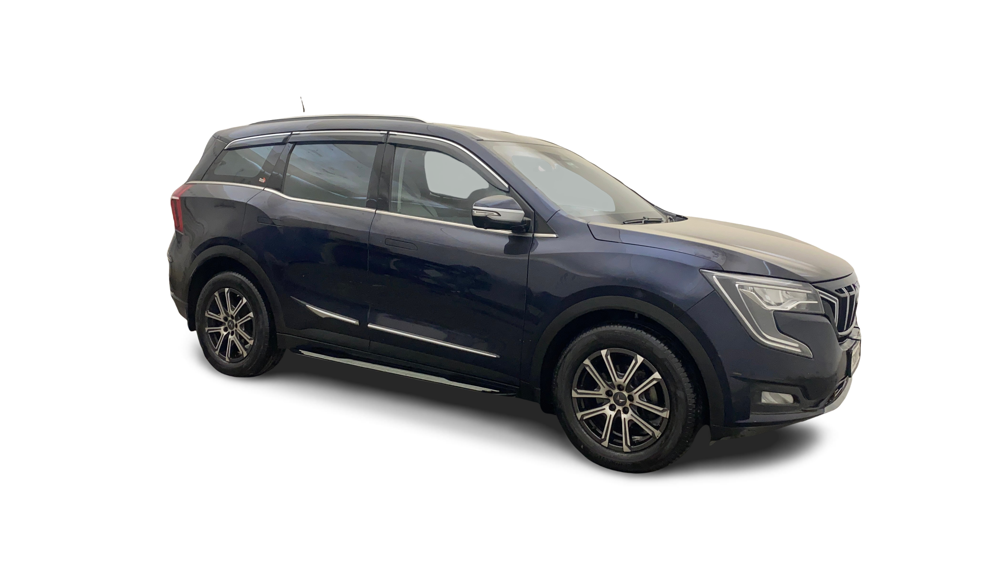 2022 Mahindra XUV700 - SUV - Diesel - Automatic - ₹18.33 lakh