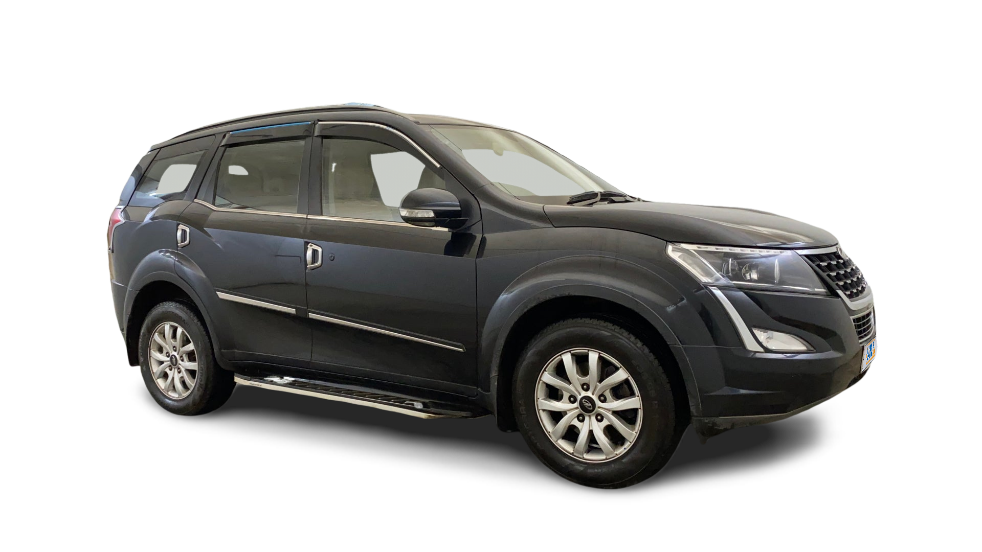 Mahindra XUV500-img