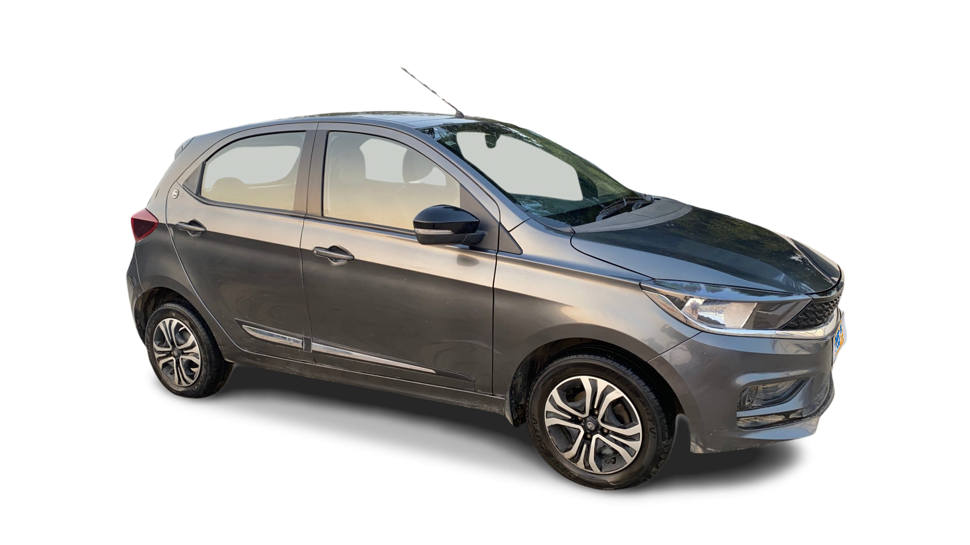 Tata Tiago-img