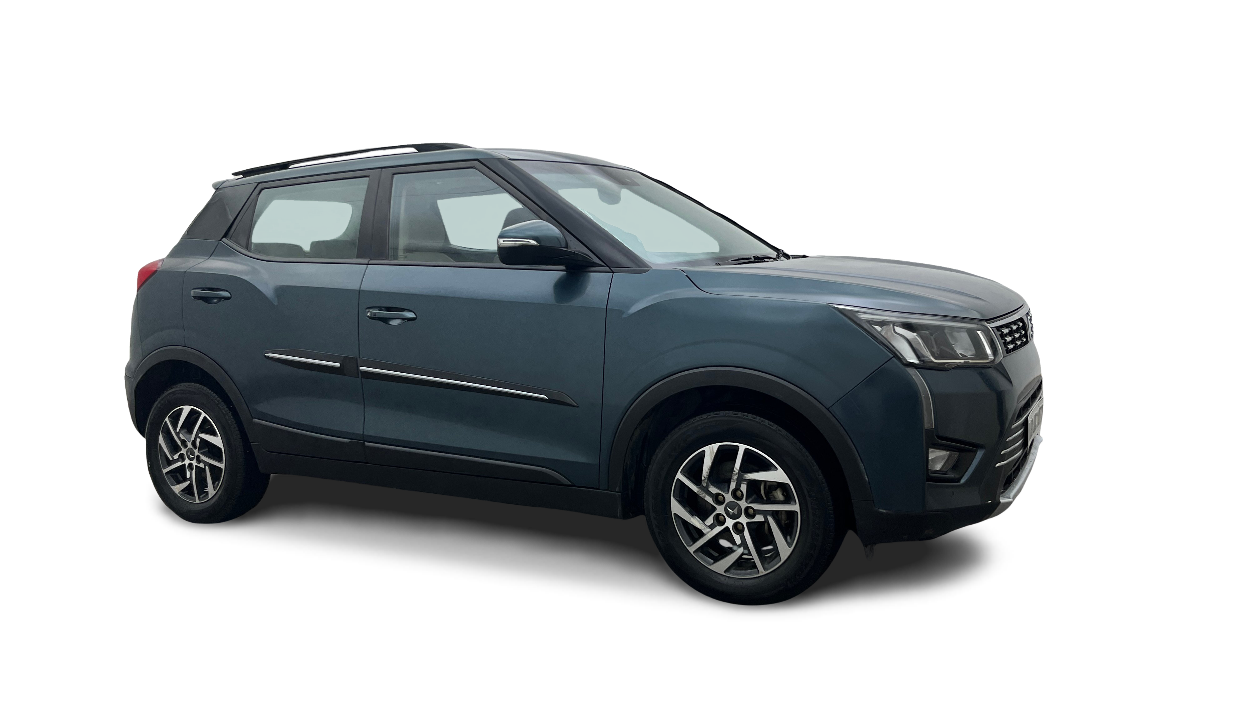 2023 Mahindra XUV300 - SUV - Petrol - Automatic - ₹10.10 lakh