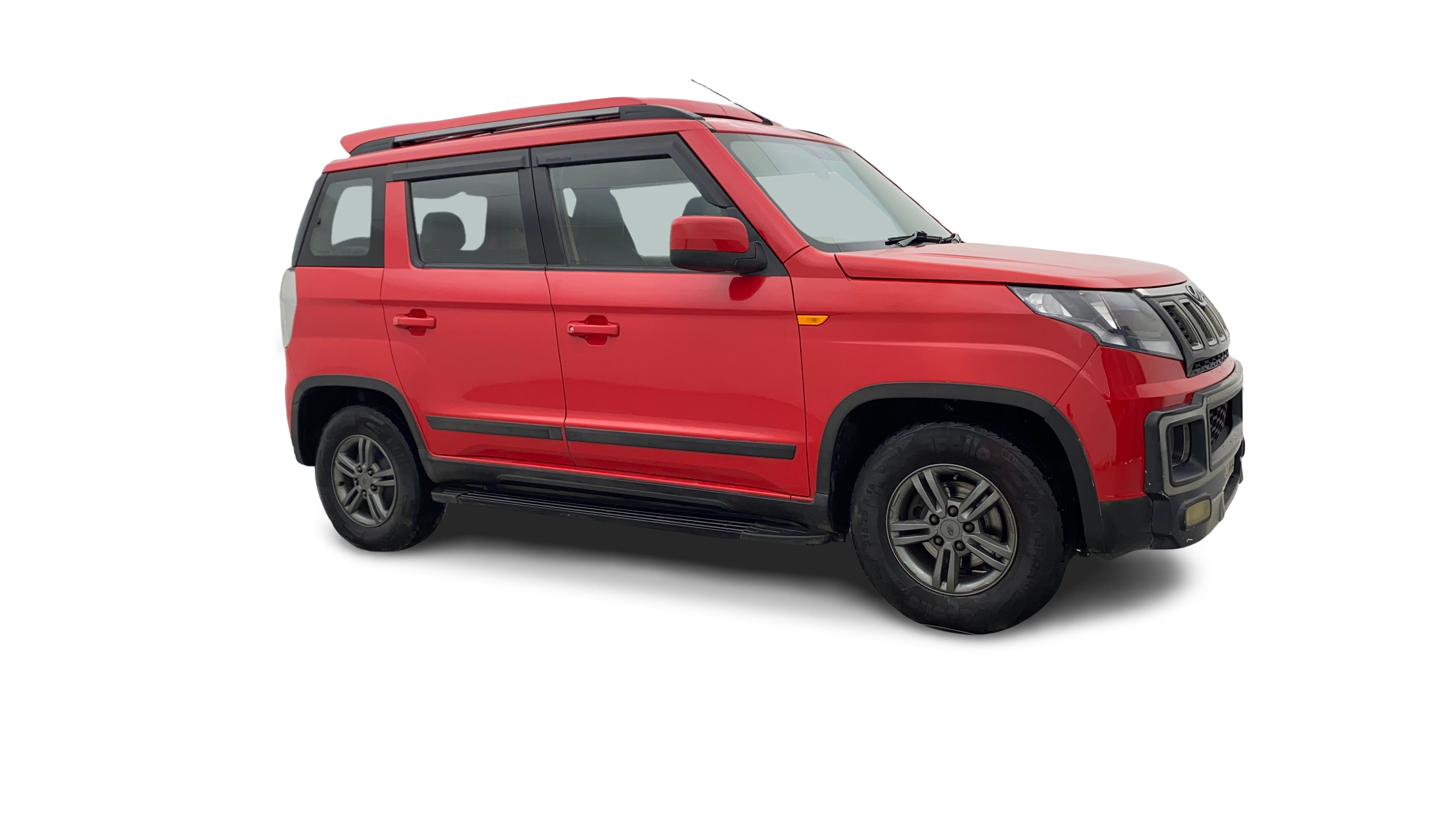 Mahindra TUV300-img
