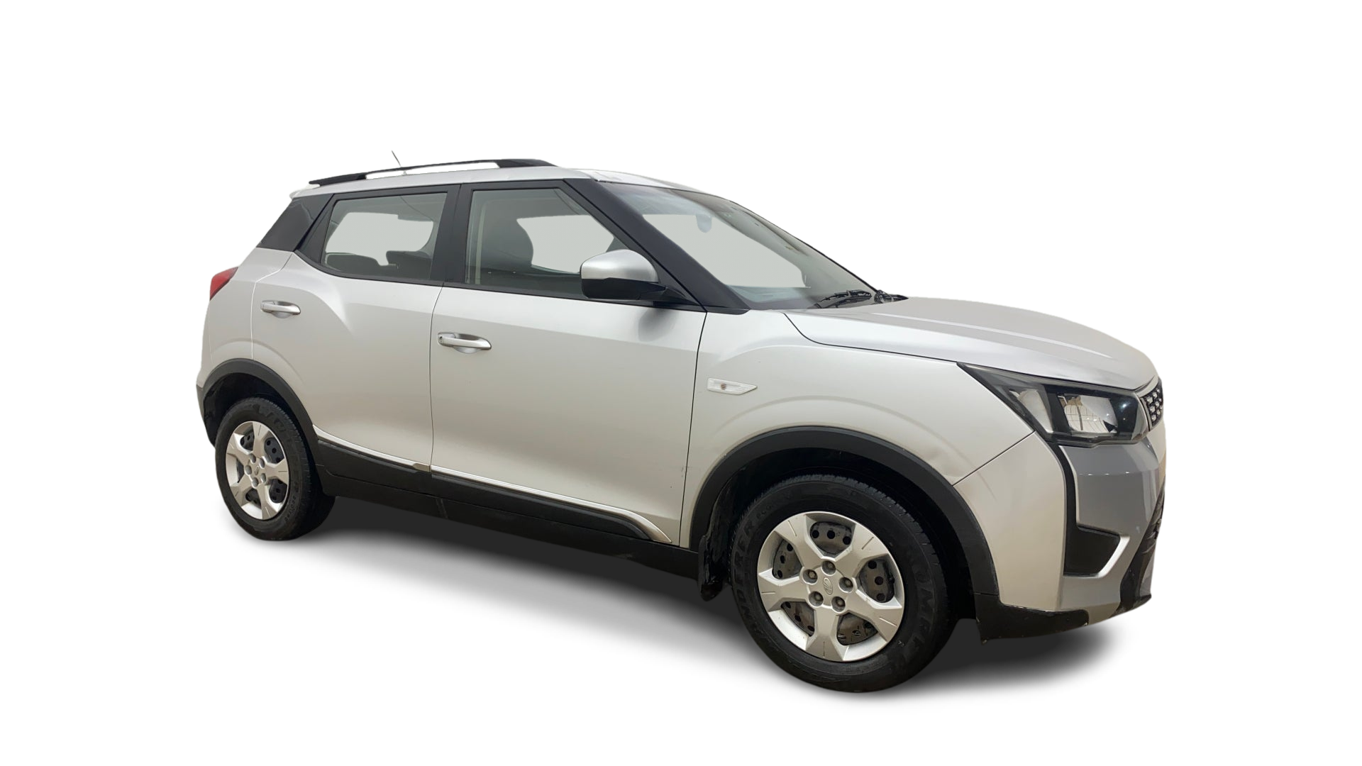 Mahindra XUV300-img