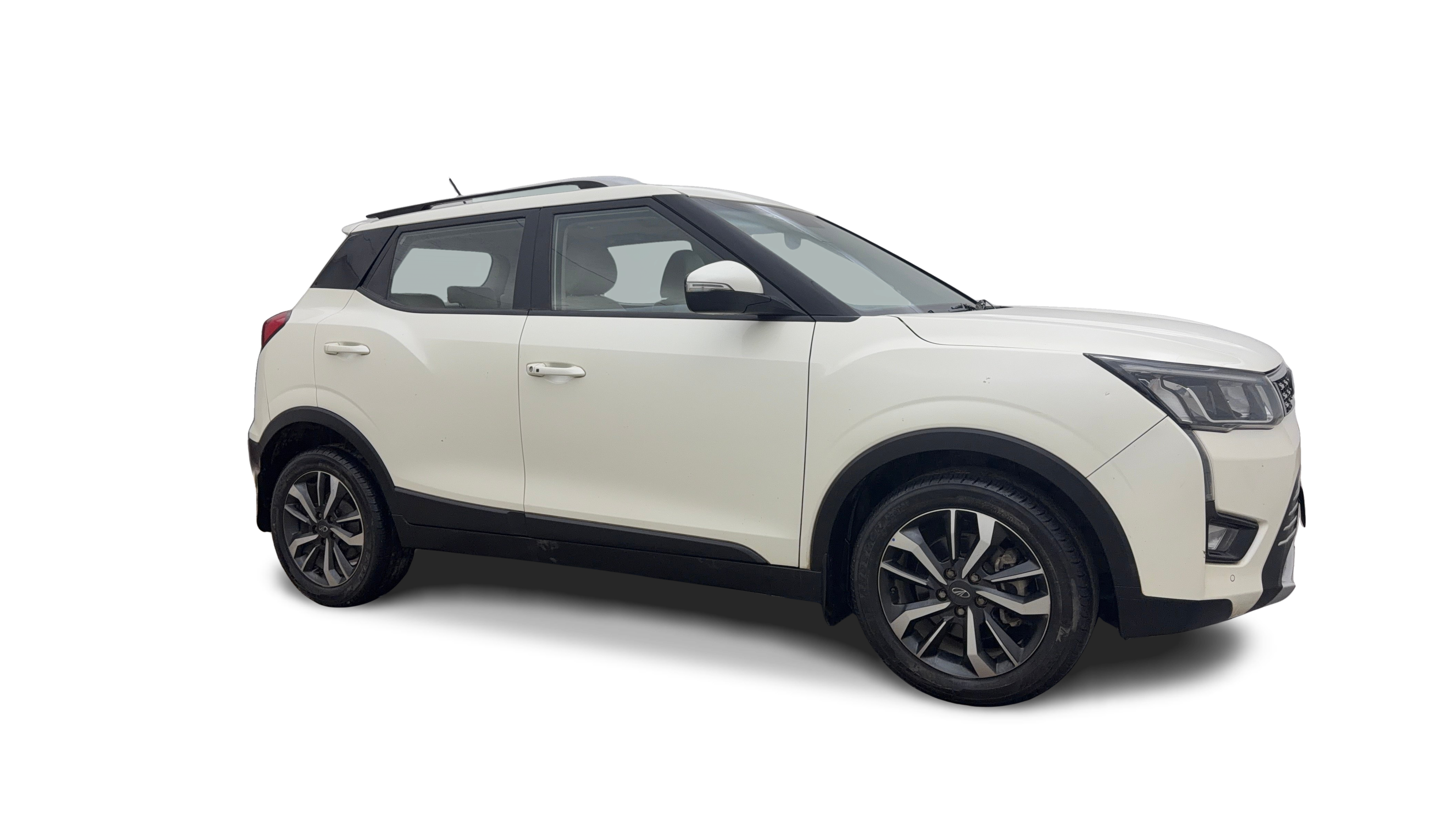 2019 Mahindra XUV300 - SUV - Petrol - Manual - ₹6.74 lakh