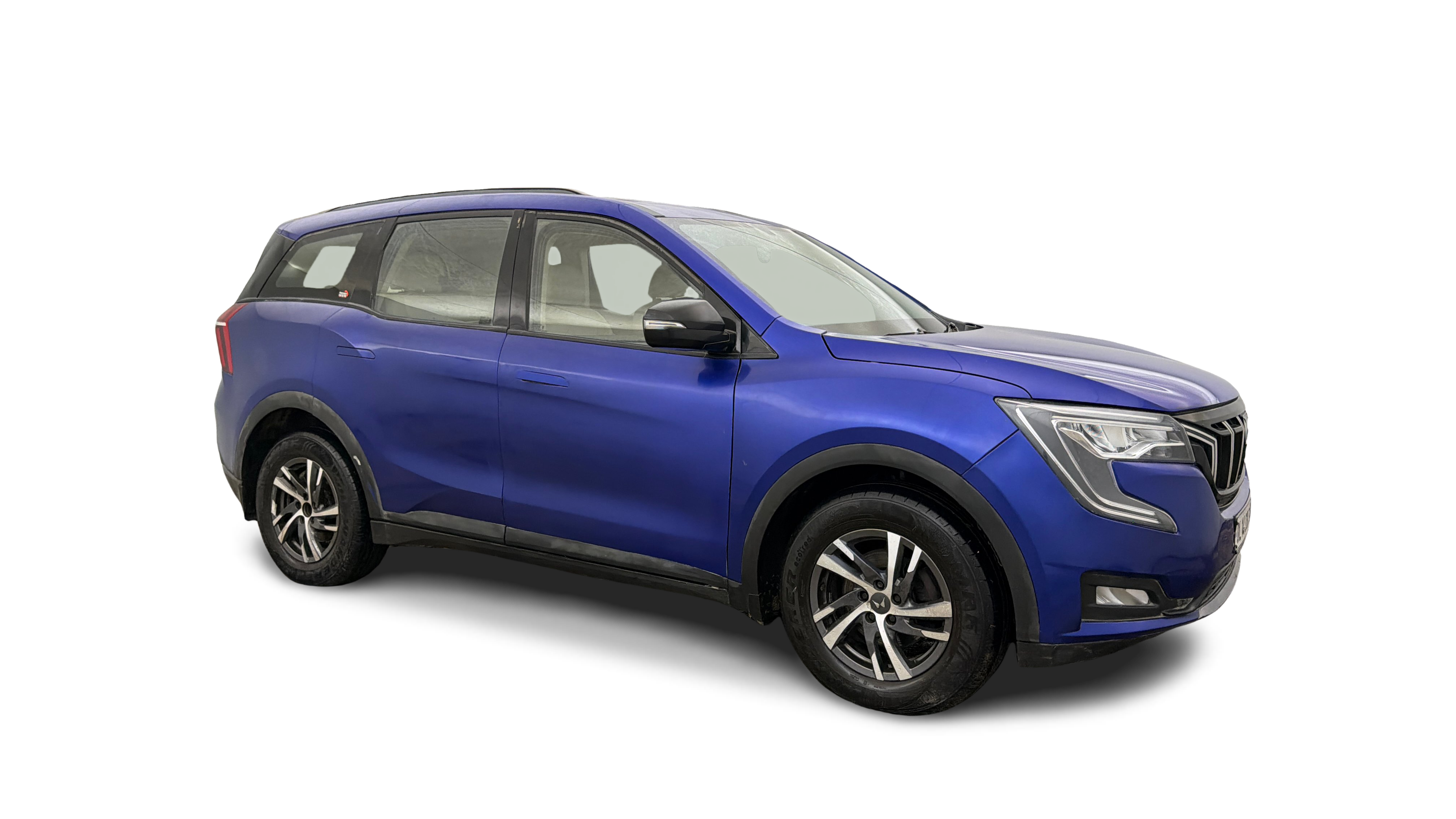 2023 Mahindra XUV700 - SUV - Petrol - Manual - ₹13.05 lakh