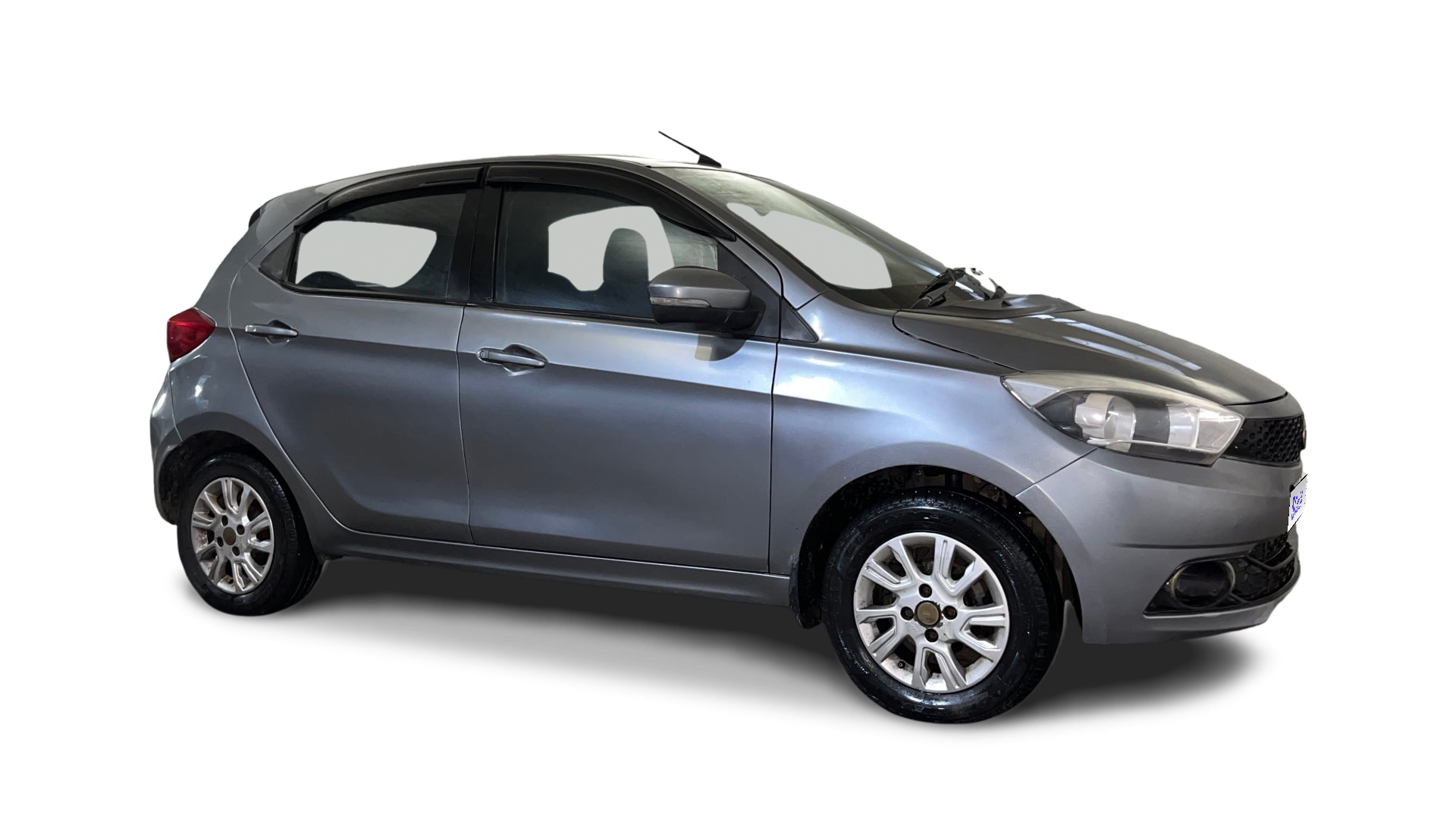2018 Tata Tiago - Hatchback - Petrol - Manual - ₹2.75 lakh