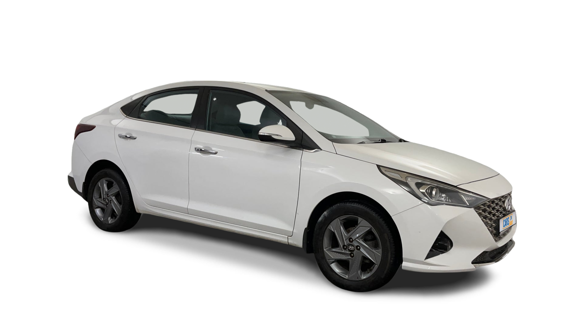 Hyundai Verna-img