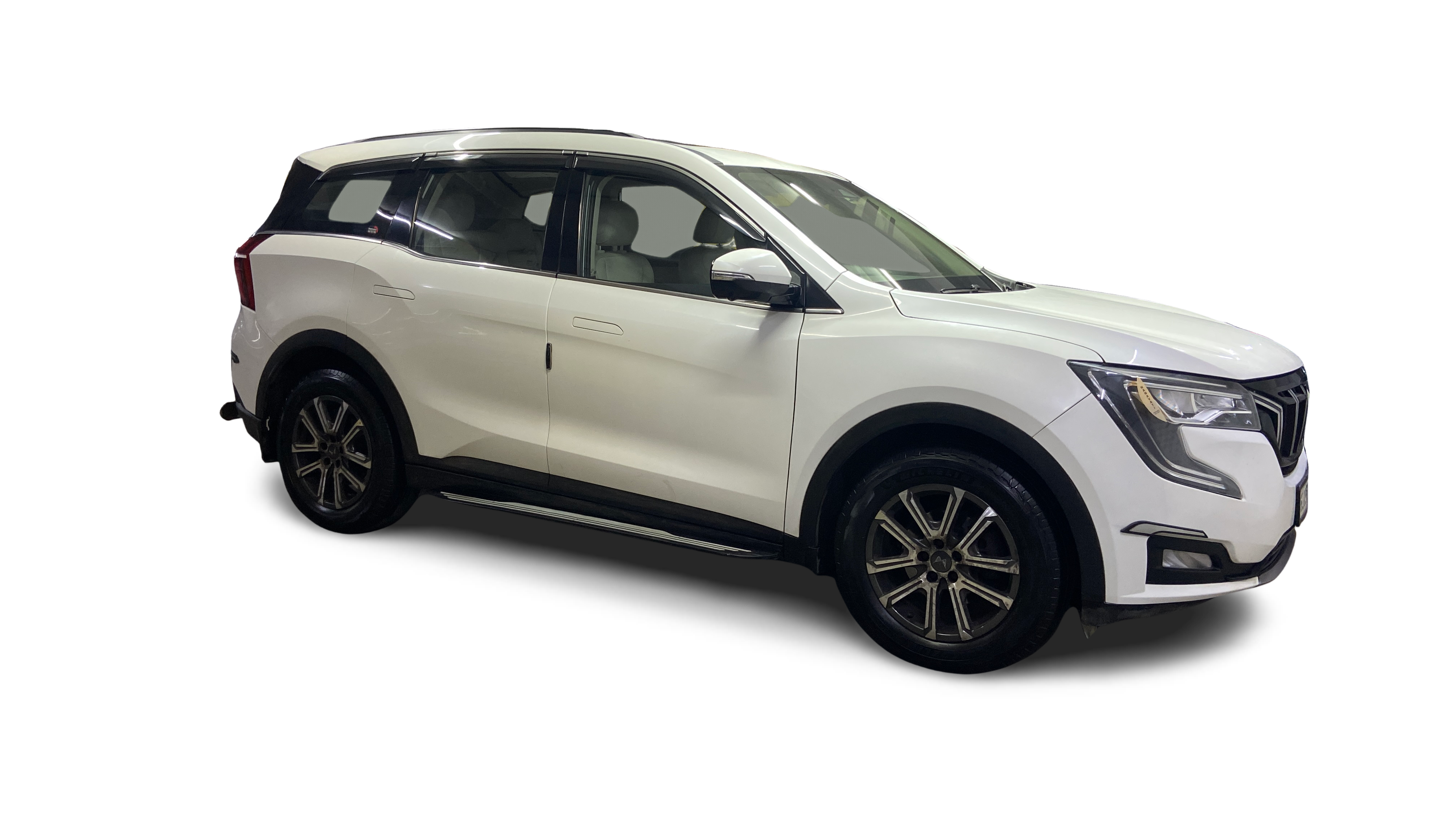 2021 Mahindra XUV700 - SUV - Petrol - Automatic - ₹13.47 lakh