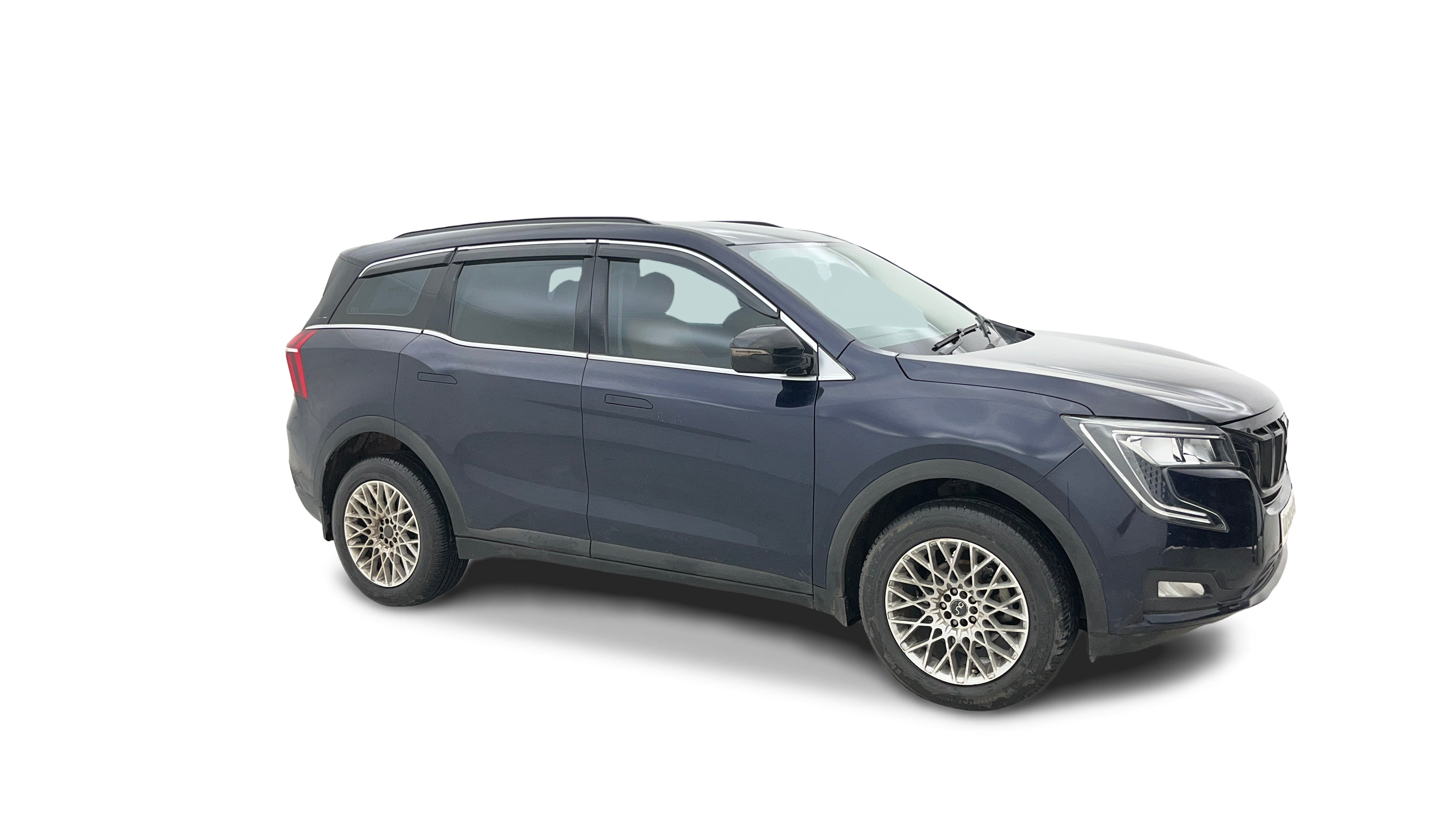 2023 Mahindra XUV700 - SUV - Diesel - Manual - ₹14.86 lakh
