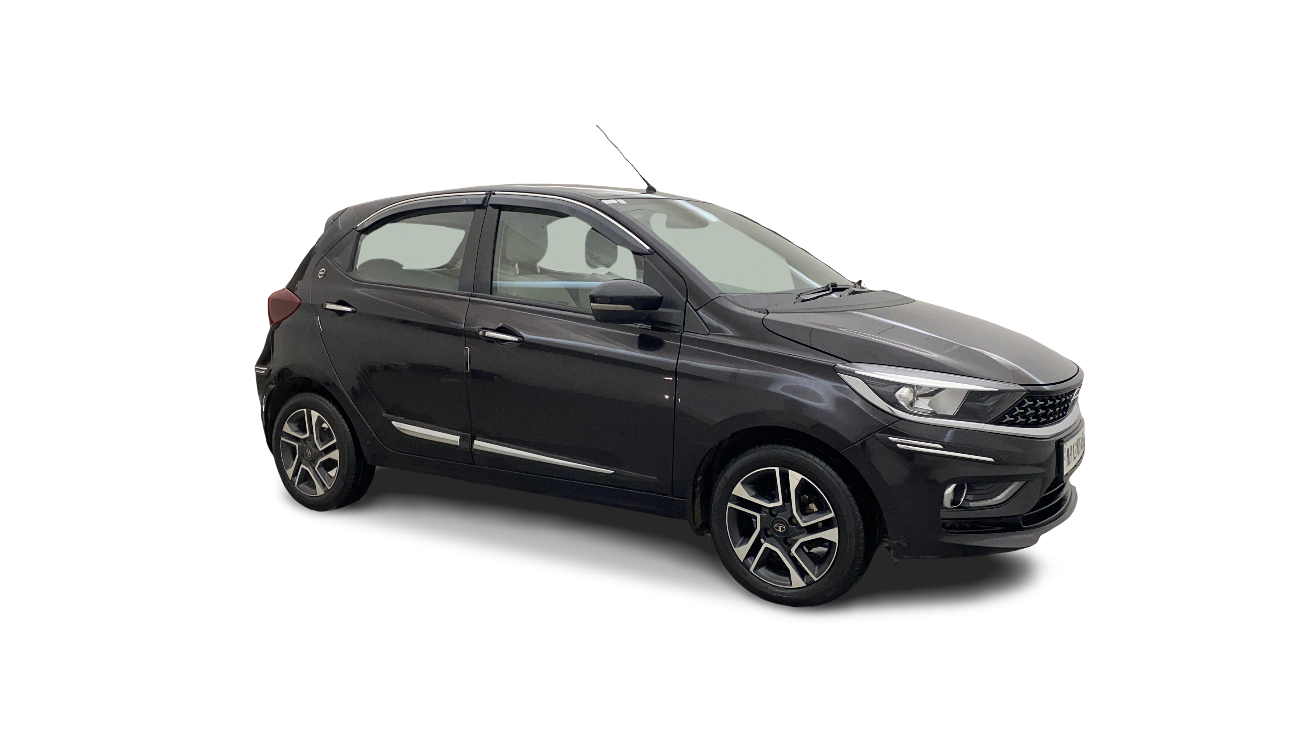 Tata Tiago-img