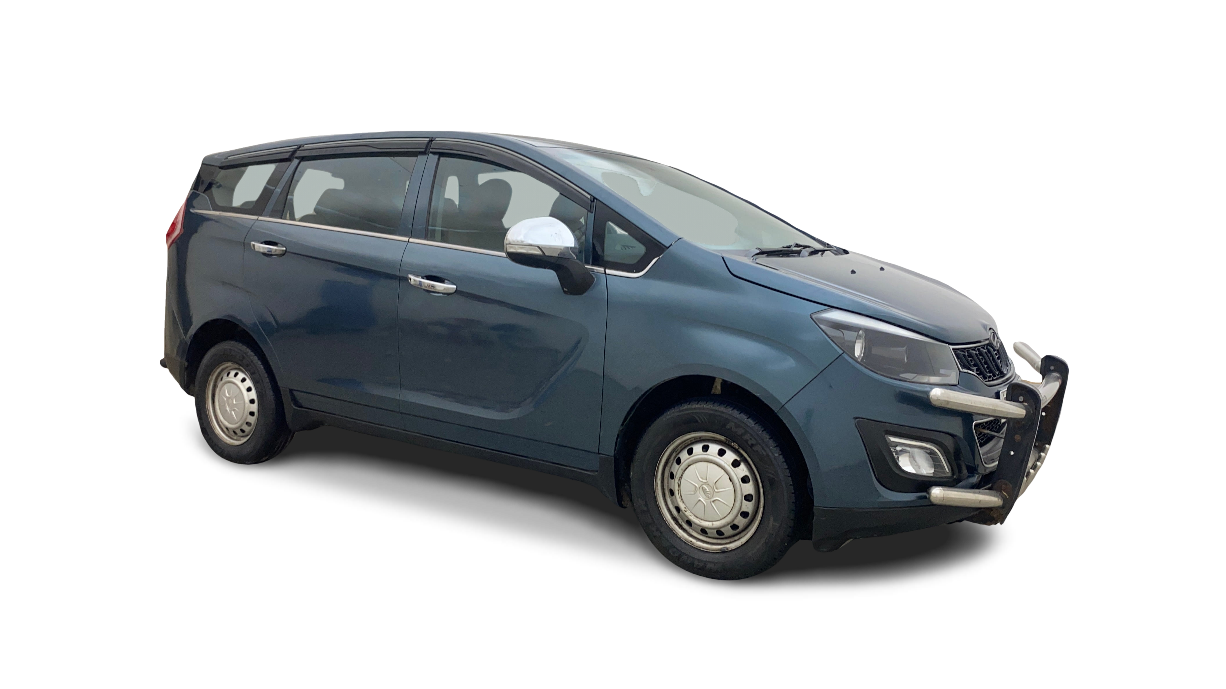 Mahindra MARAZZO-img