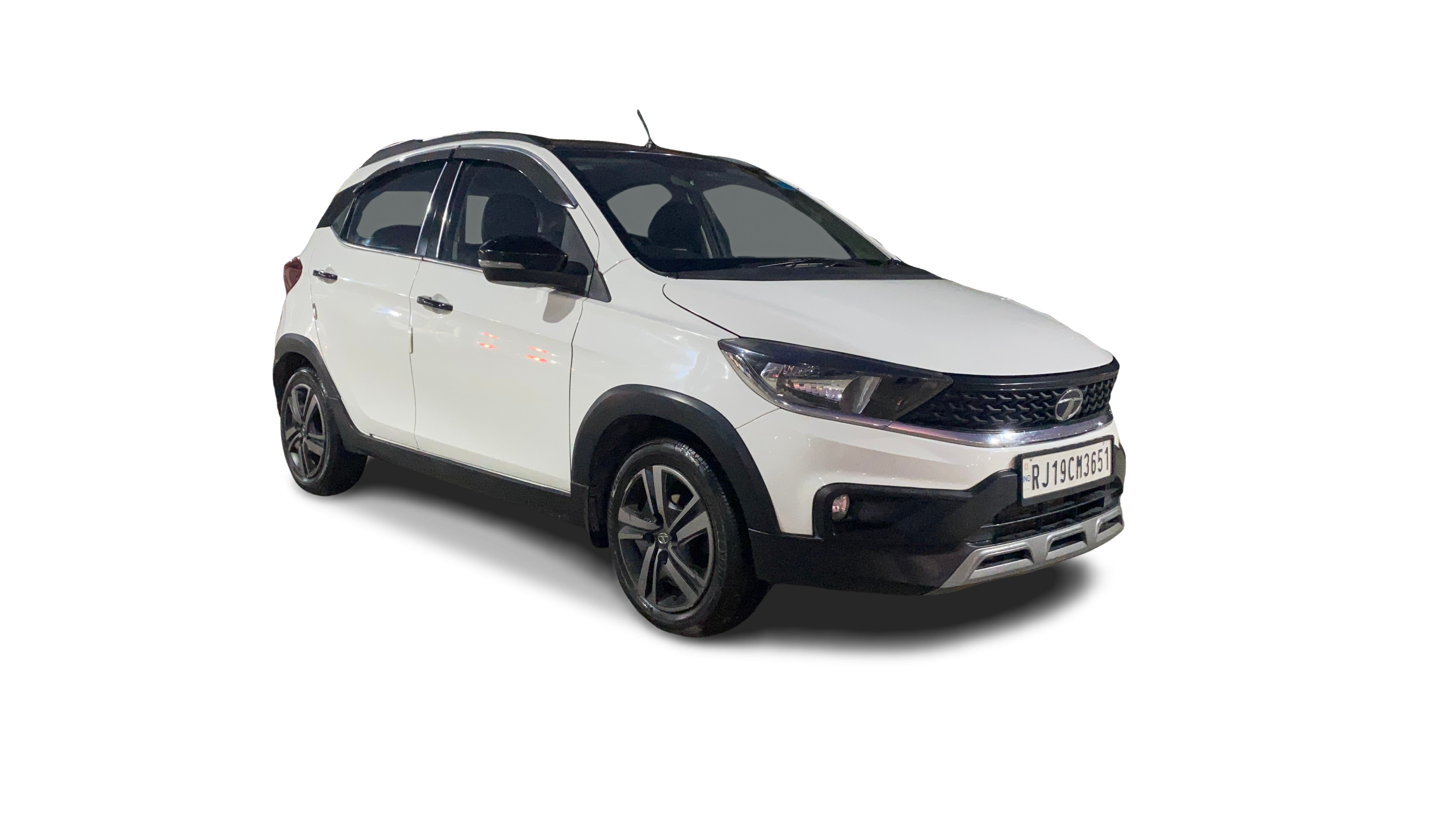 Tata TIAGO NRG-img