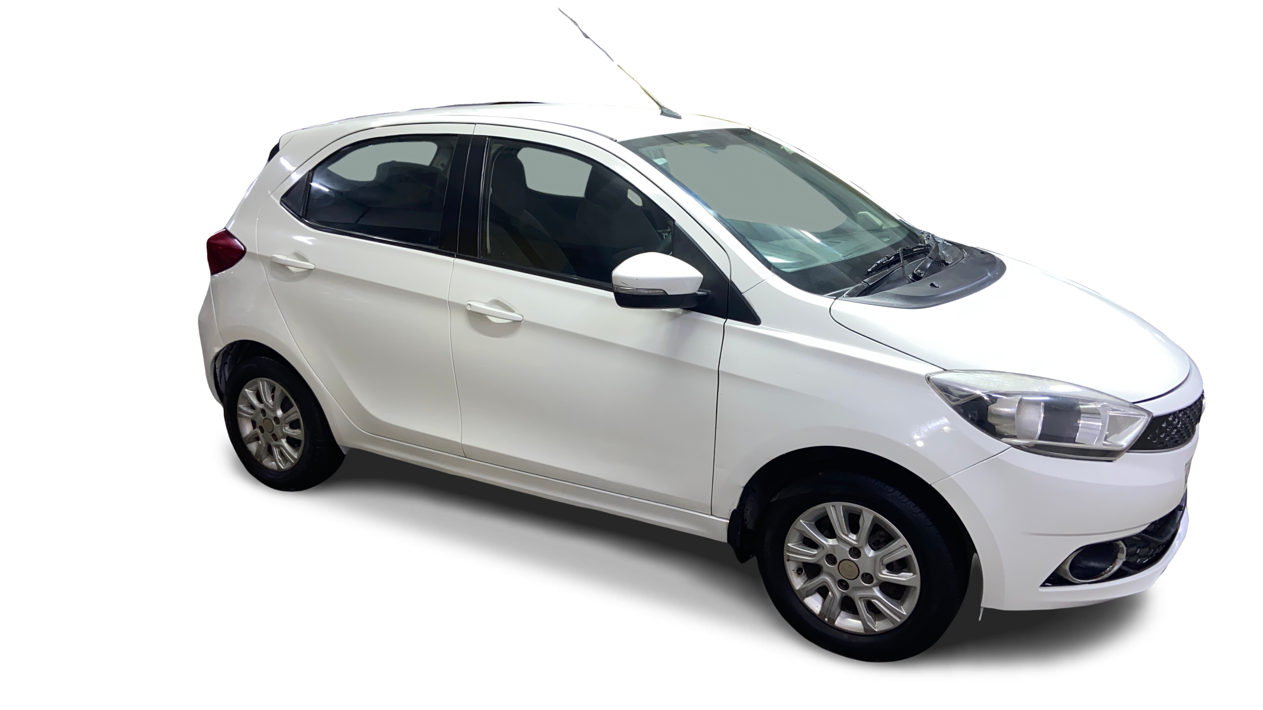 2018 Tata Tiago - Hatchback - Petrol - Manual - ₹3.40 lakh