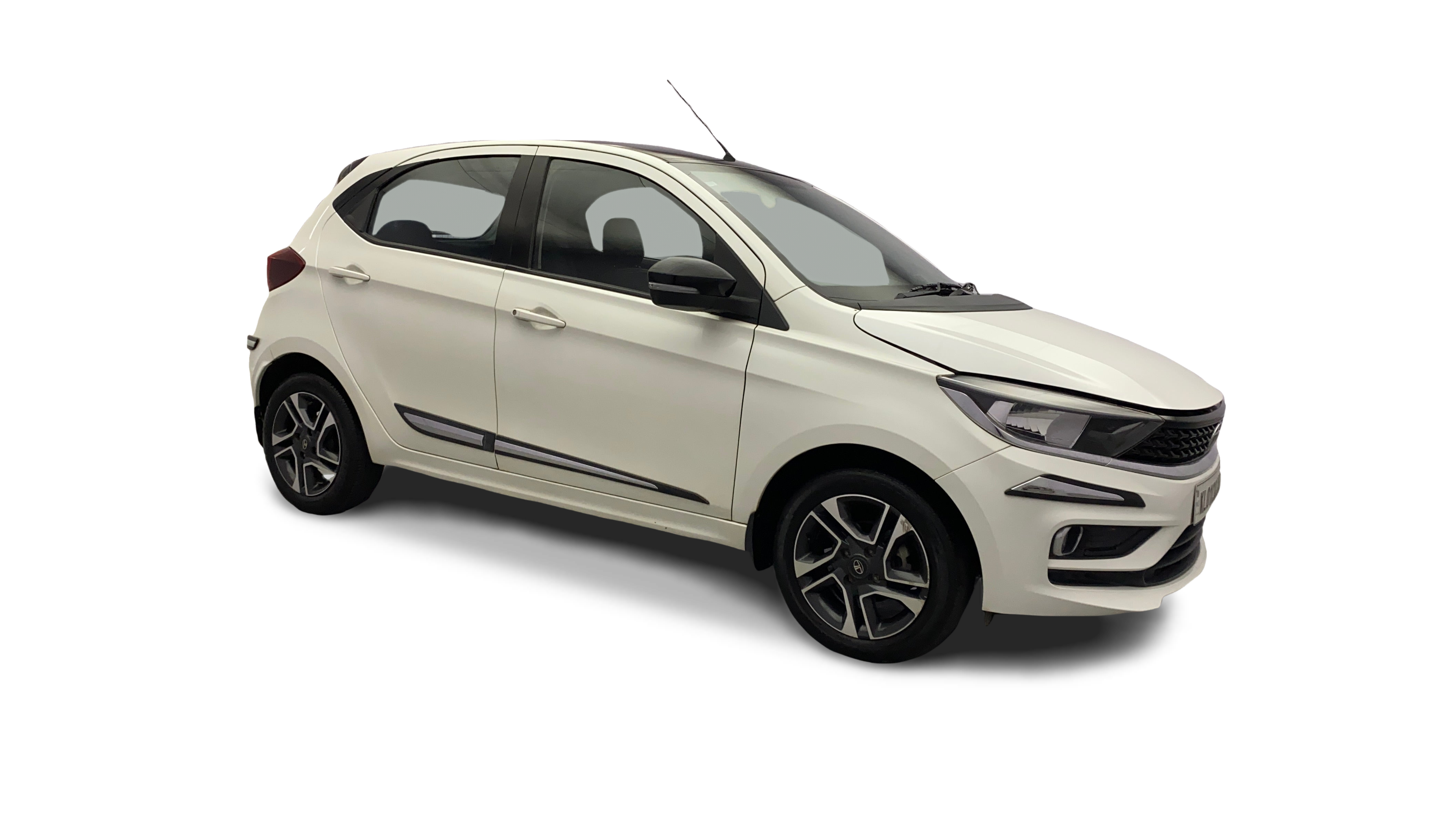 2020 Tata Tiago - Hatchback - Petrol - Automatic - ₹5.04 lakh