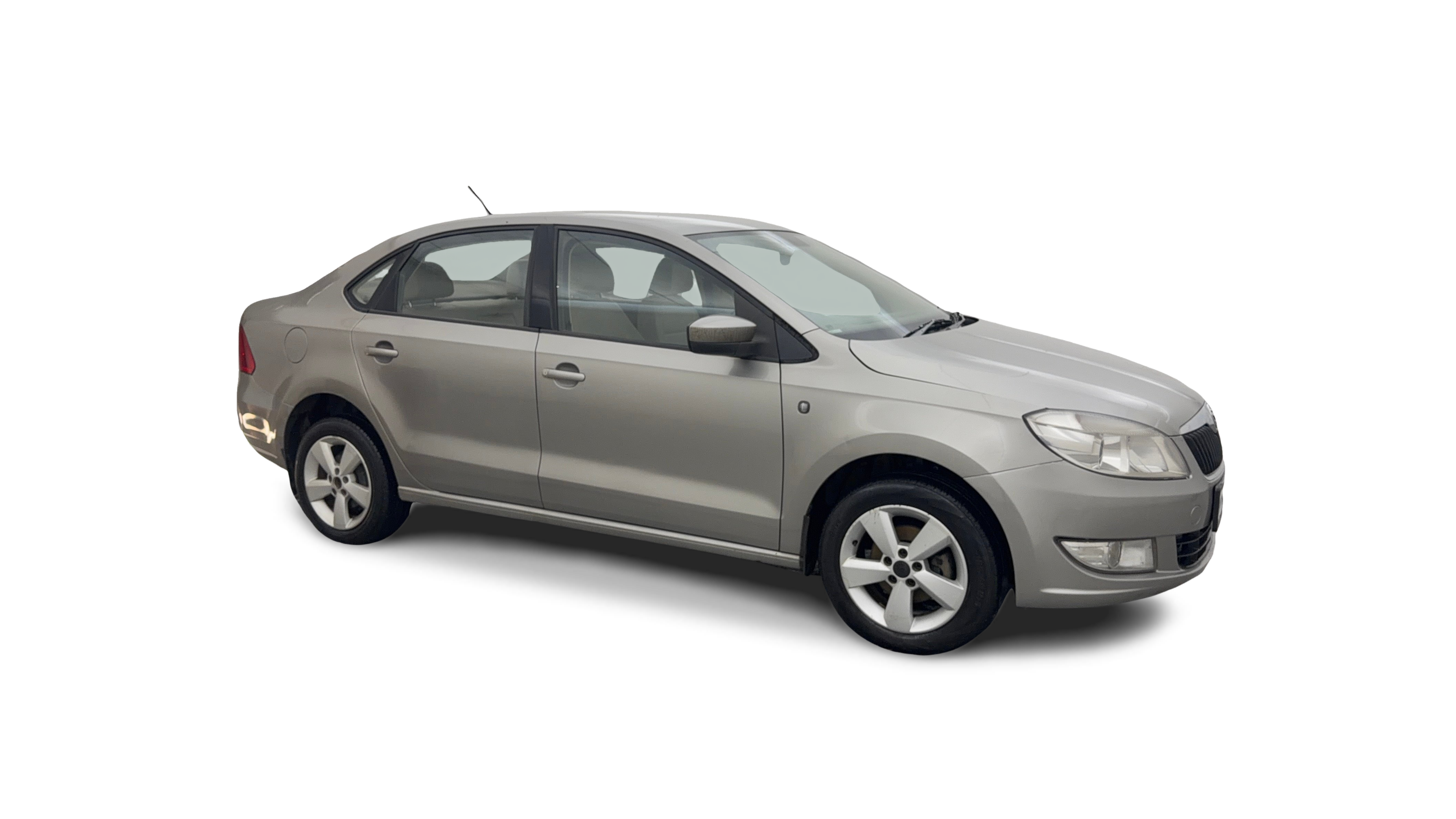 2015 Skoda Rapid - Sedan - Petrol - Manual - ₹3.30 lakh