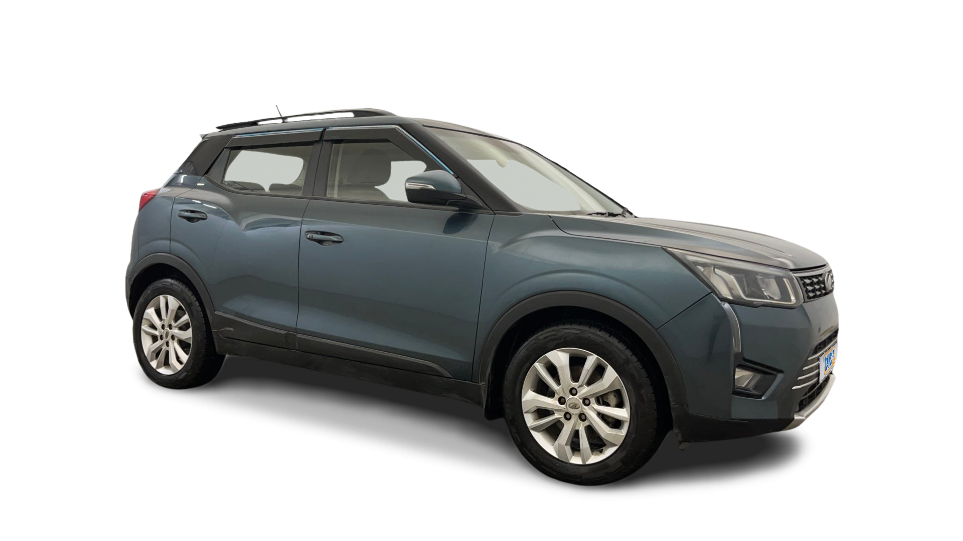 2019 Mahindra XUV300 - SUV - Petrol - Manual - ₹5.50 lakh