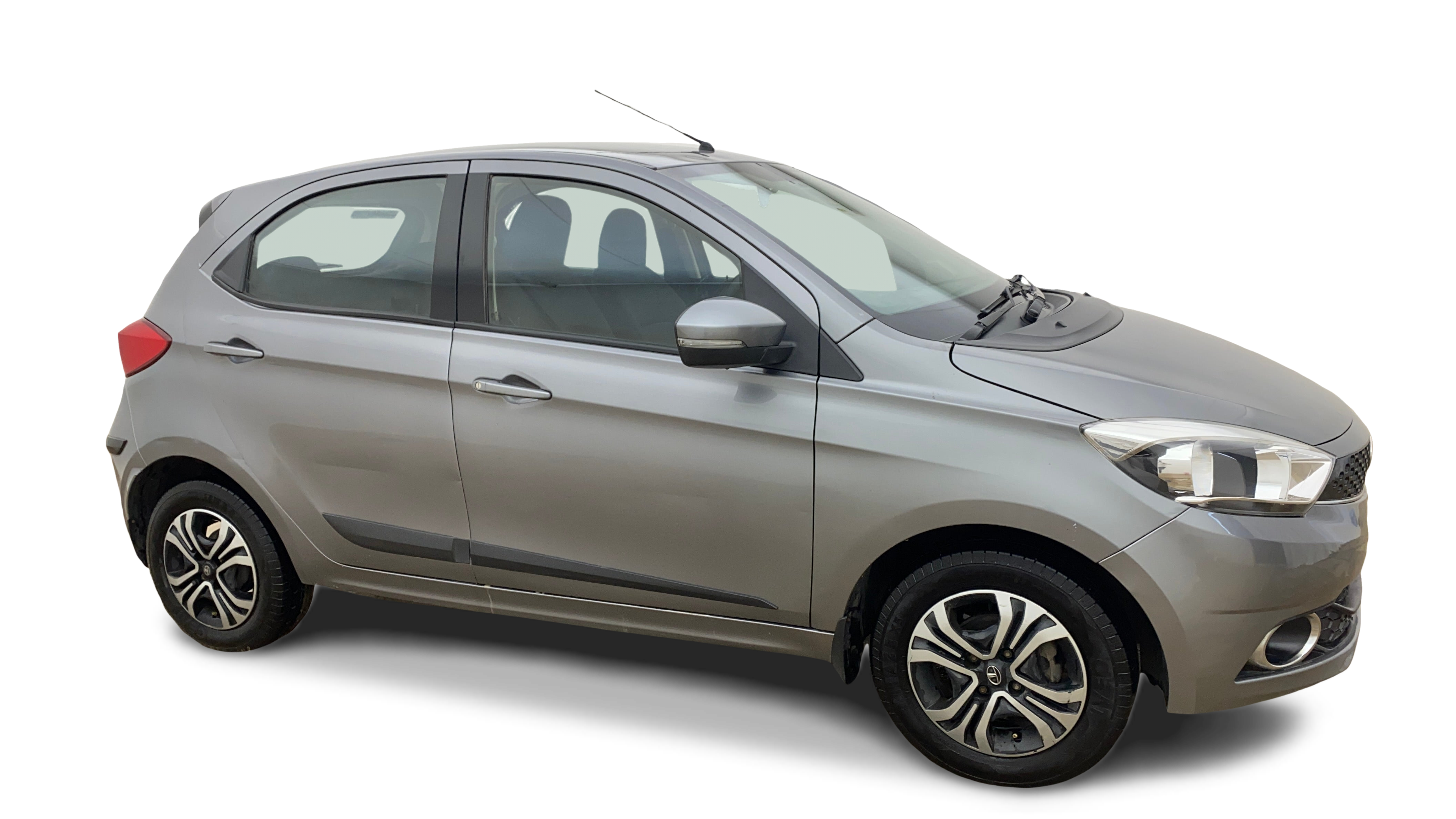 Tata Tiago-img