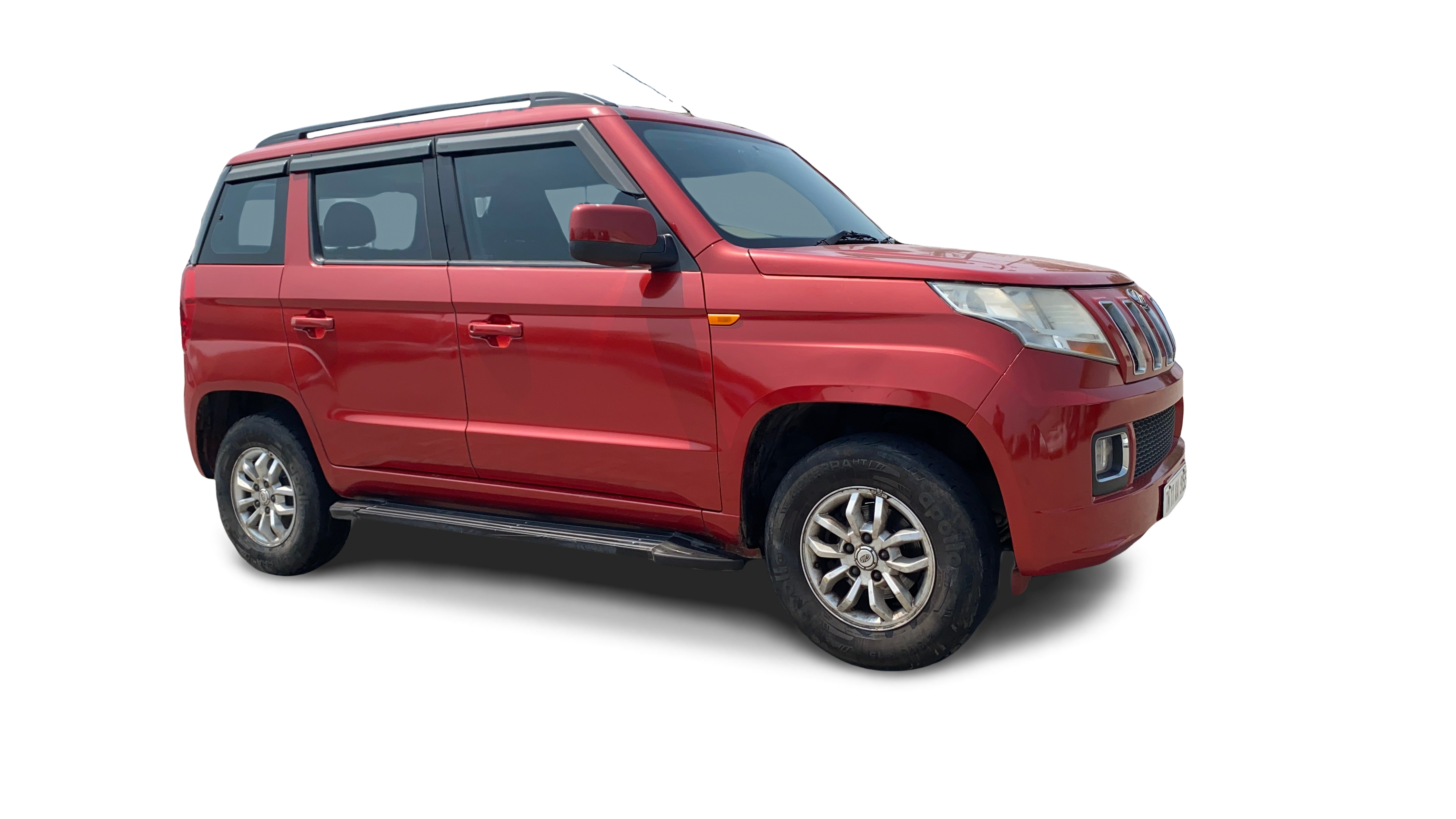 Mahindra TUV300-img