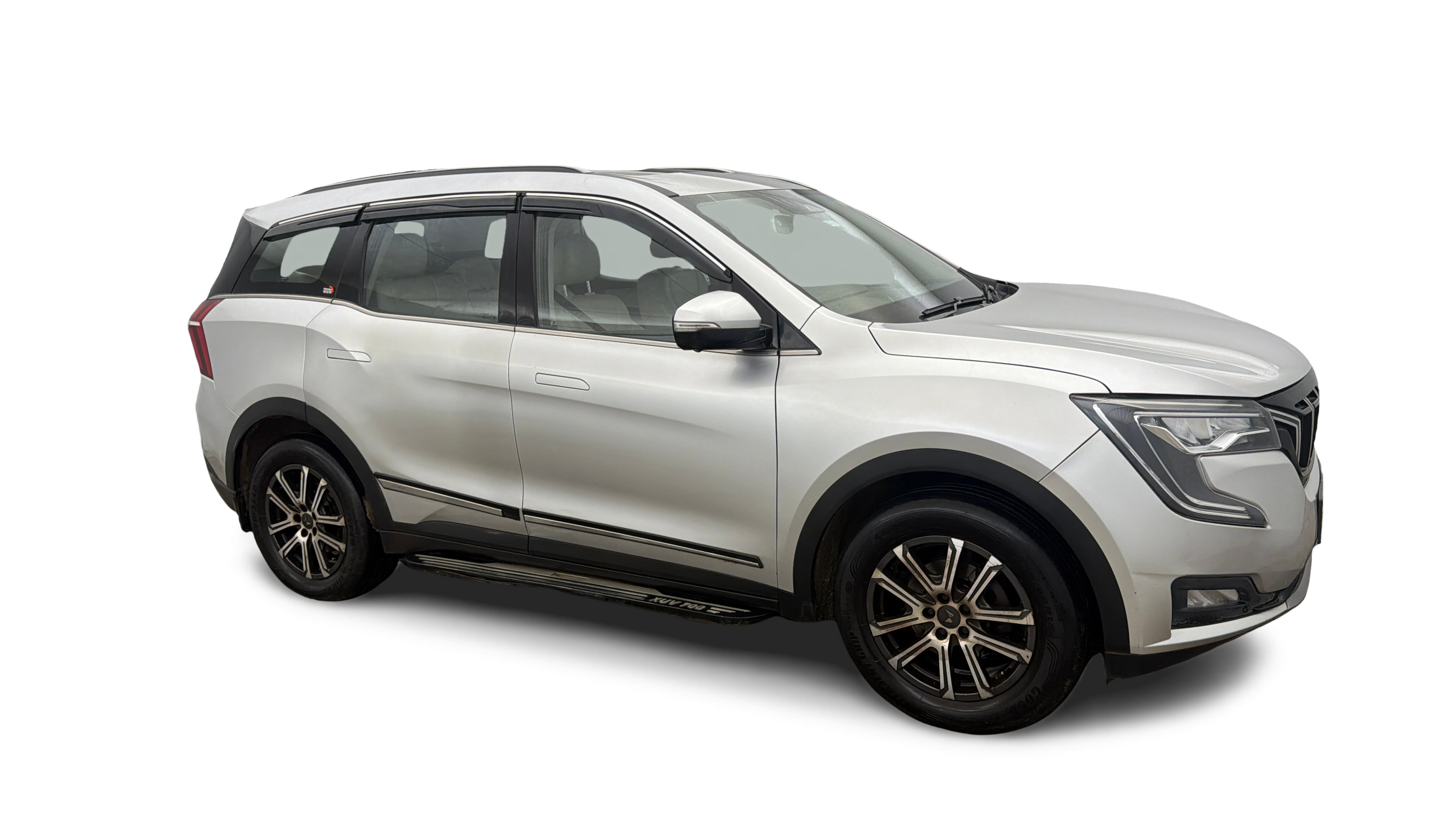 2022 Mahindra XUV700 - SUV - Petrol - Automatic - ₹15.04 lakh