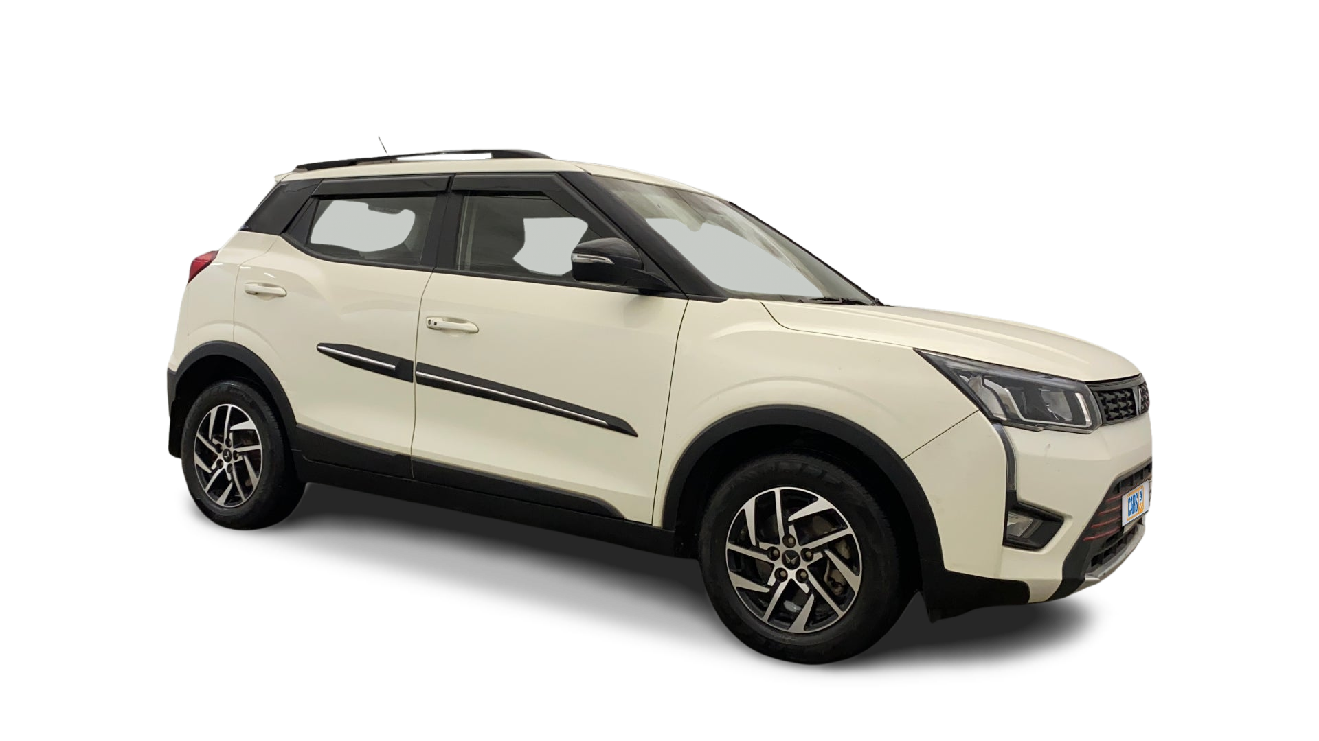 Mahindra XUV300-img