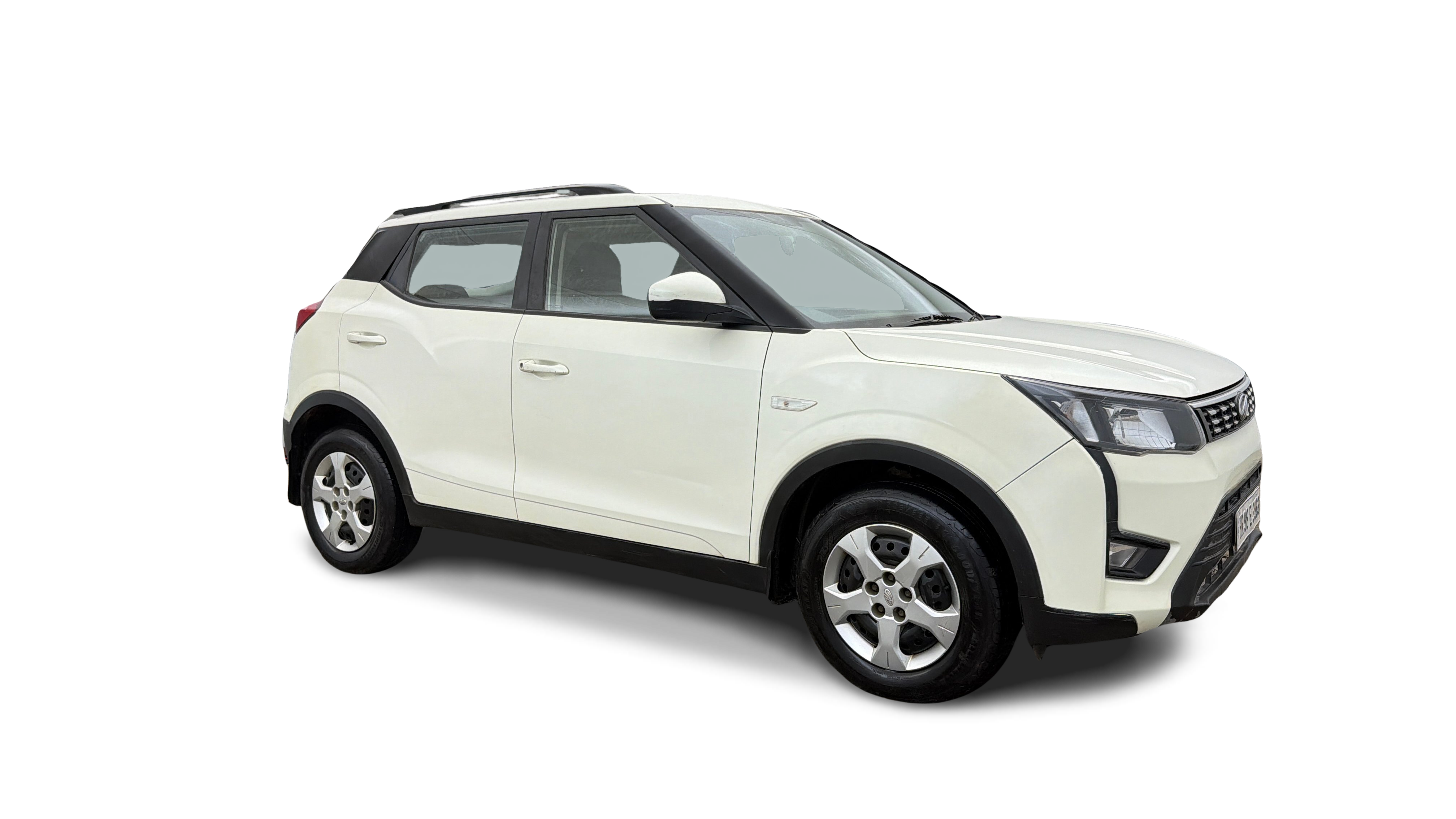2022 Mahindra XUV300 - SUV - Petrol - Automatic - ₹5.74 lakh