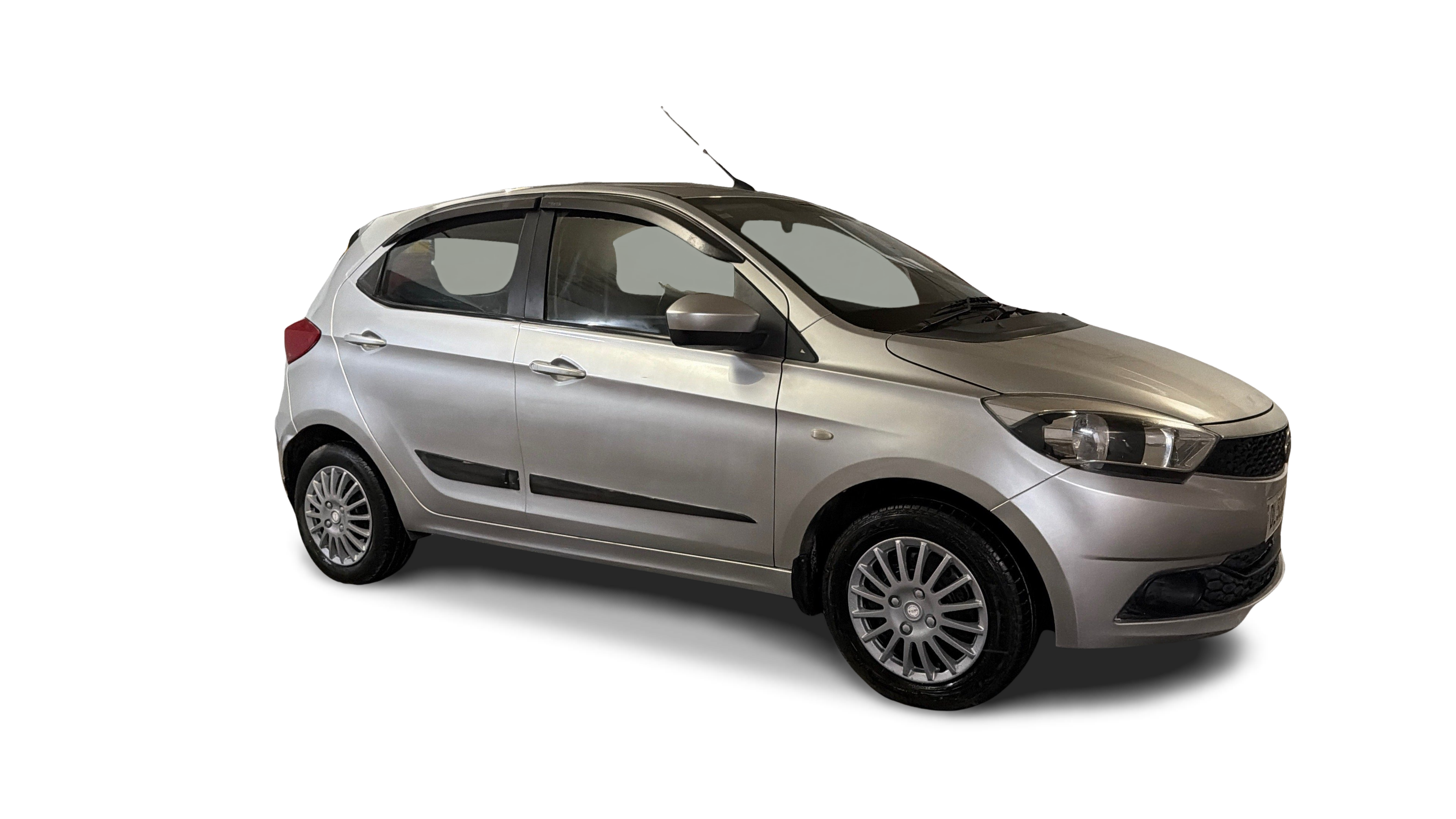 2017 Tata Tiago - Hatchback - Petrol - Manual - ₹2.81 lakh