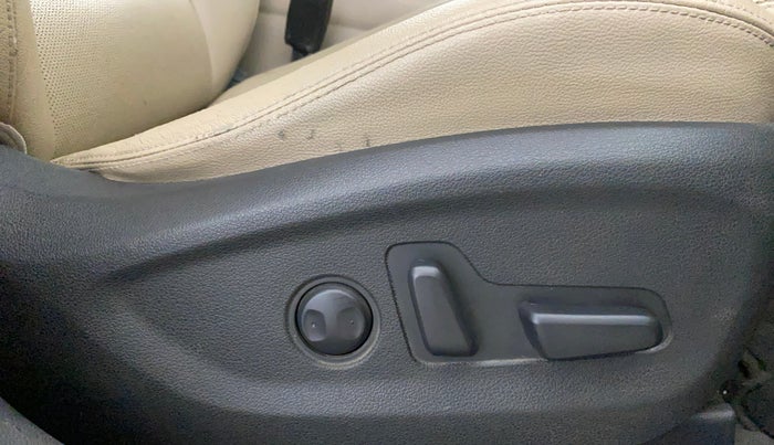 2019 Hyundai Tucson GLS 2WD AT PETROL, Petrol, Automatic, 94,537 km, Driver Side Adjustment Panel
