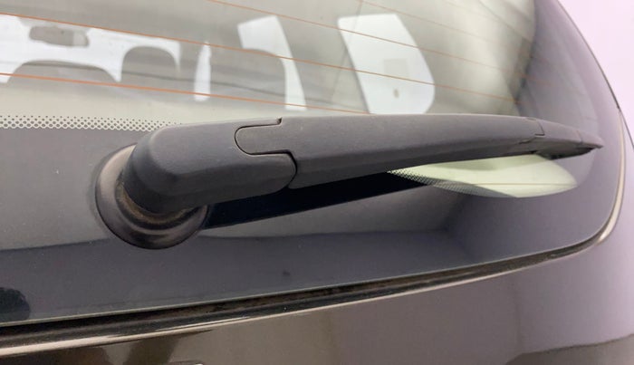 2017 Renault Duster 85 PS RXS MT DIESEL, Diesel, Manual, 1,40,934 km, Rear Wiper